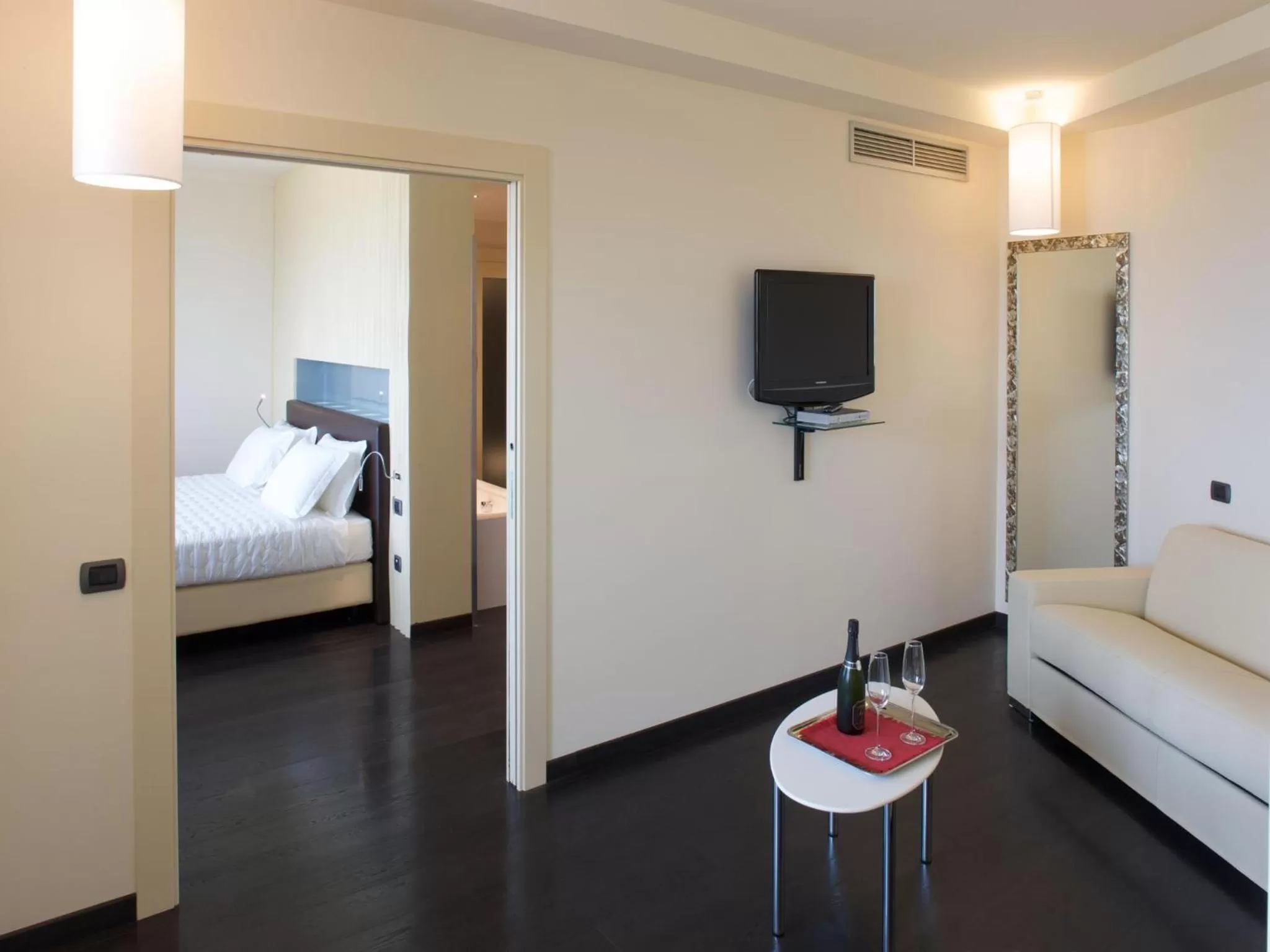 TV and multimedia, Bed in Grand Hotel Mattei