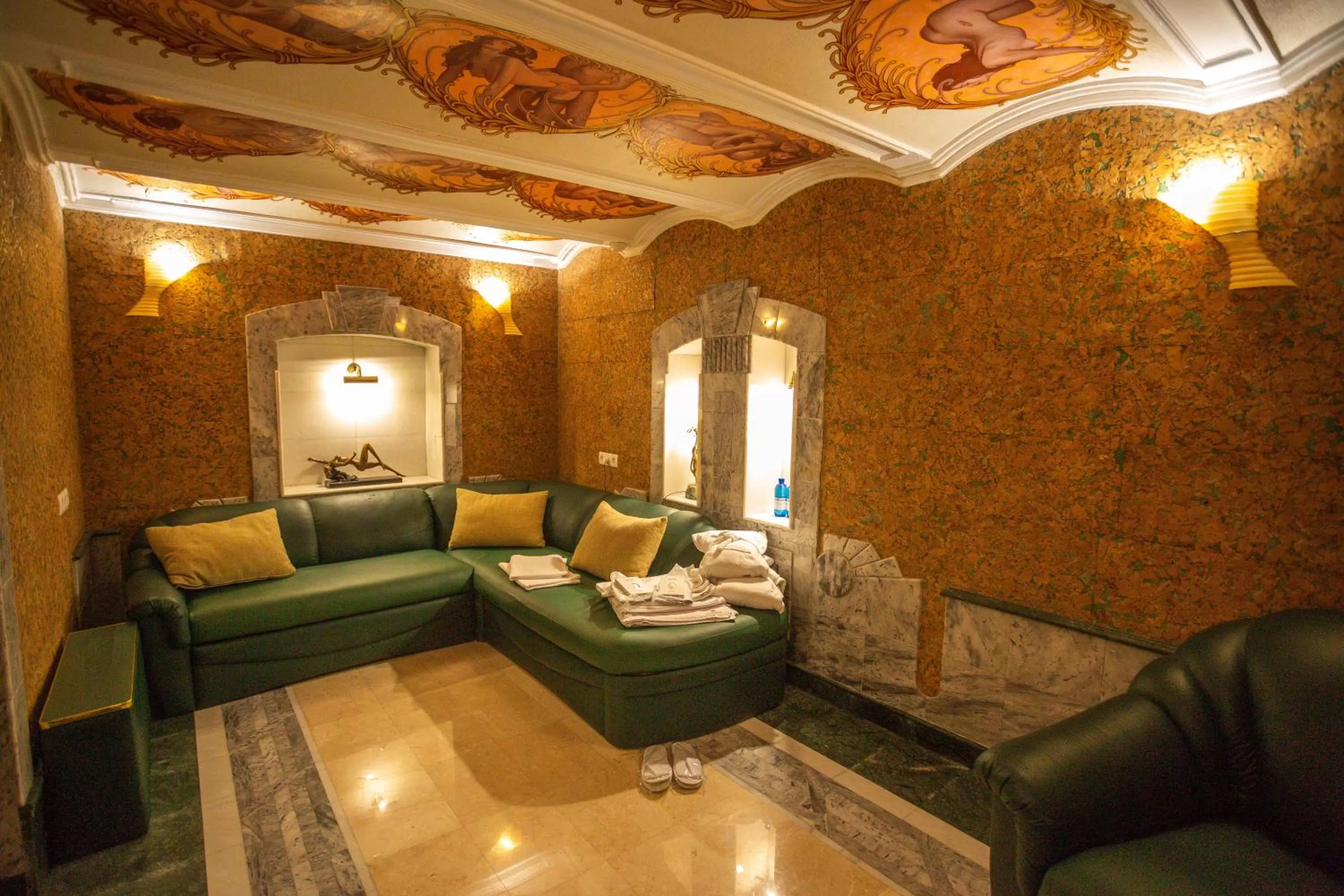 Property building in Hotel "Mandarin Clubhouse"