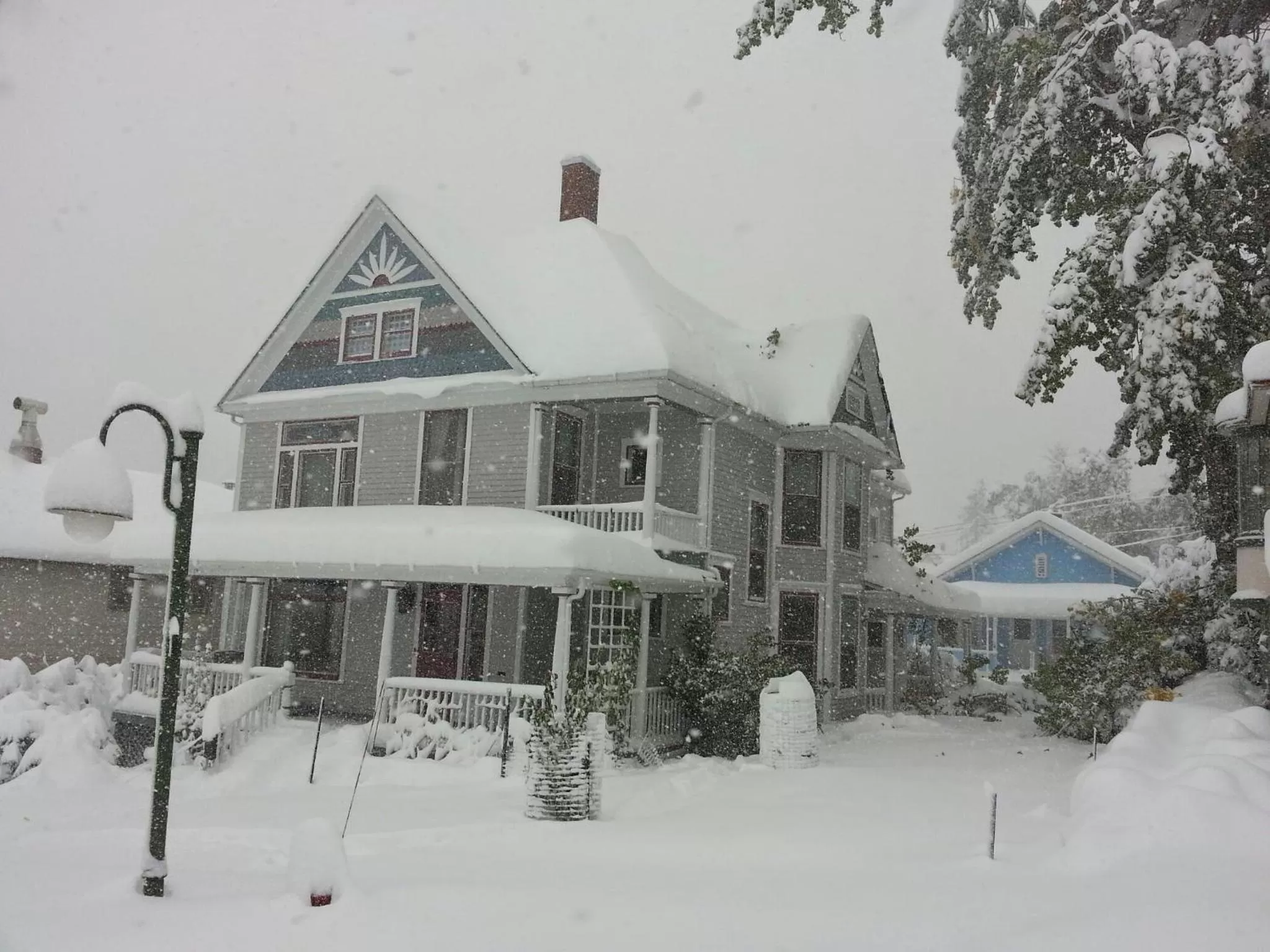 Property building, Winter in 1899 Inn