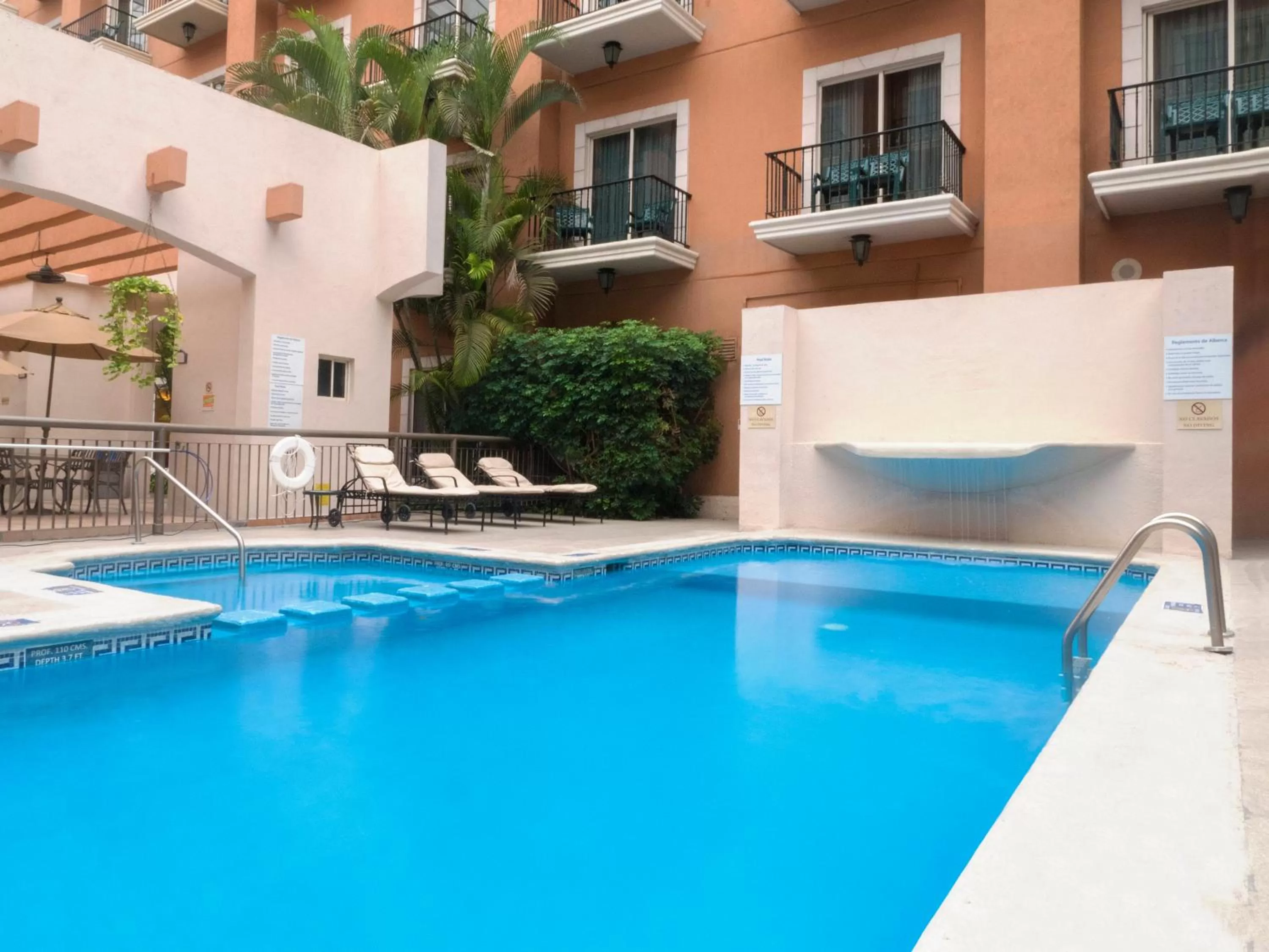 Swimming pool in Holiday Inn Express - Monterrey - Tecnologico by IHG