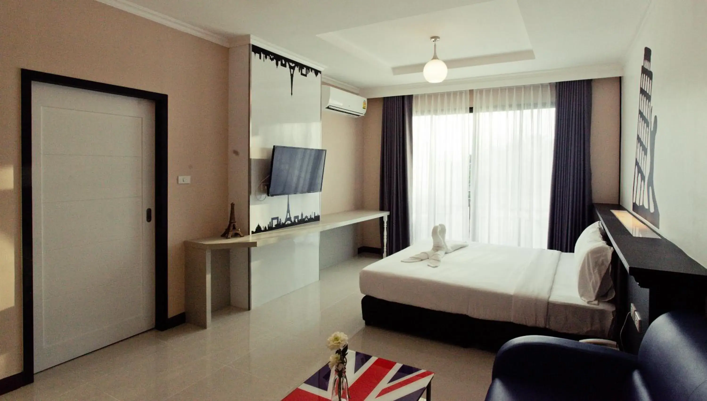 Deluxe Room in The Proud Hotel Deluxe Room in The Proud Hotel