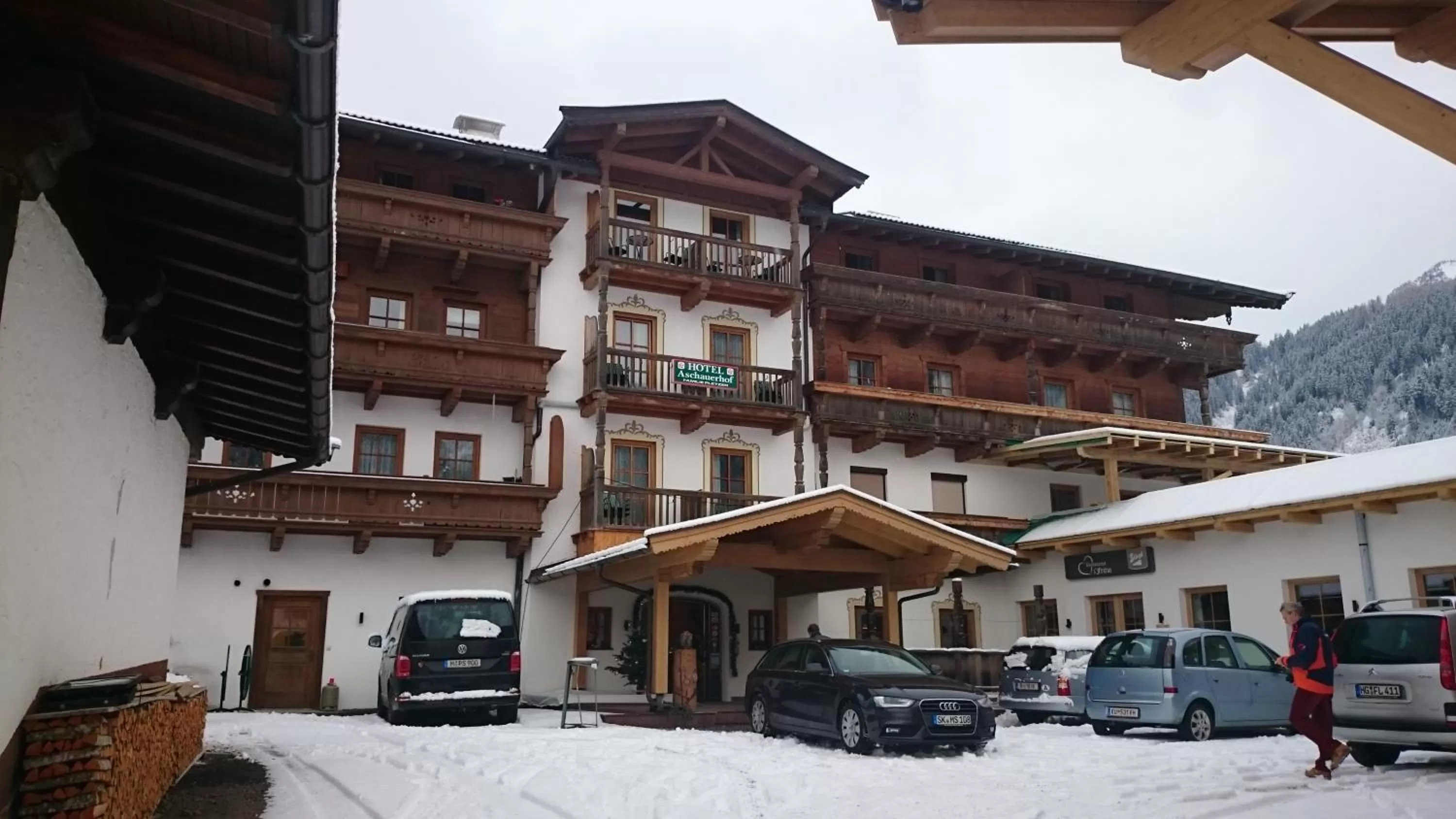 Facade/entrance, Winter in Hotel Aschauer Hof z'Fritzn