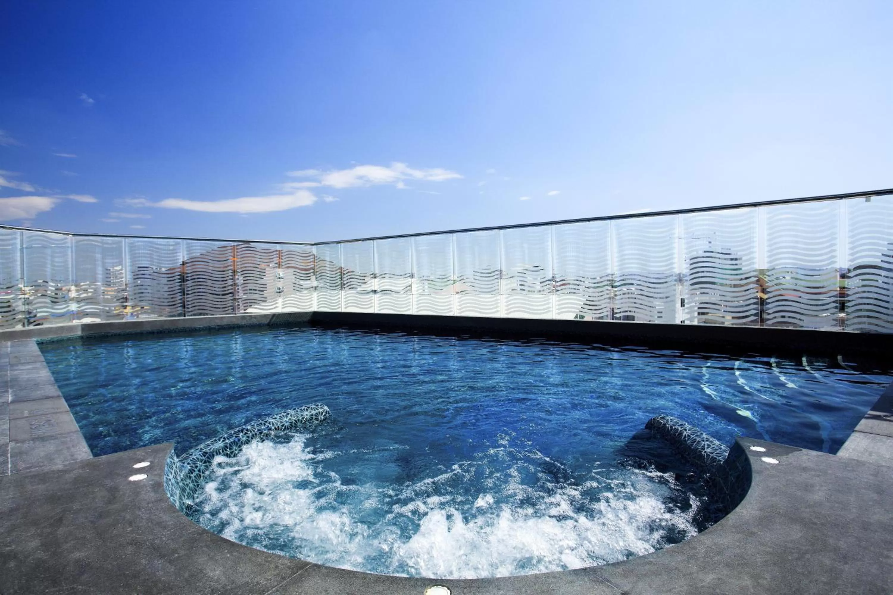 Swimming pool in Shilat Avenue Pattaya