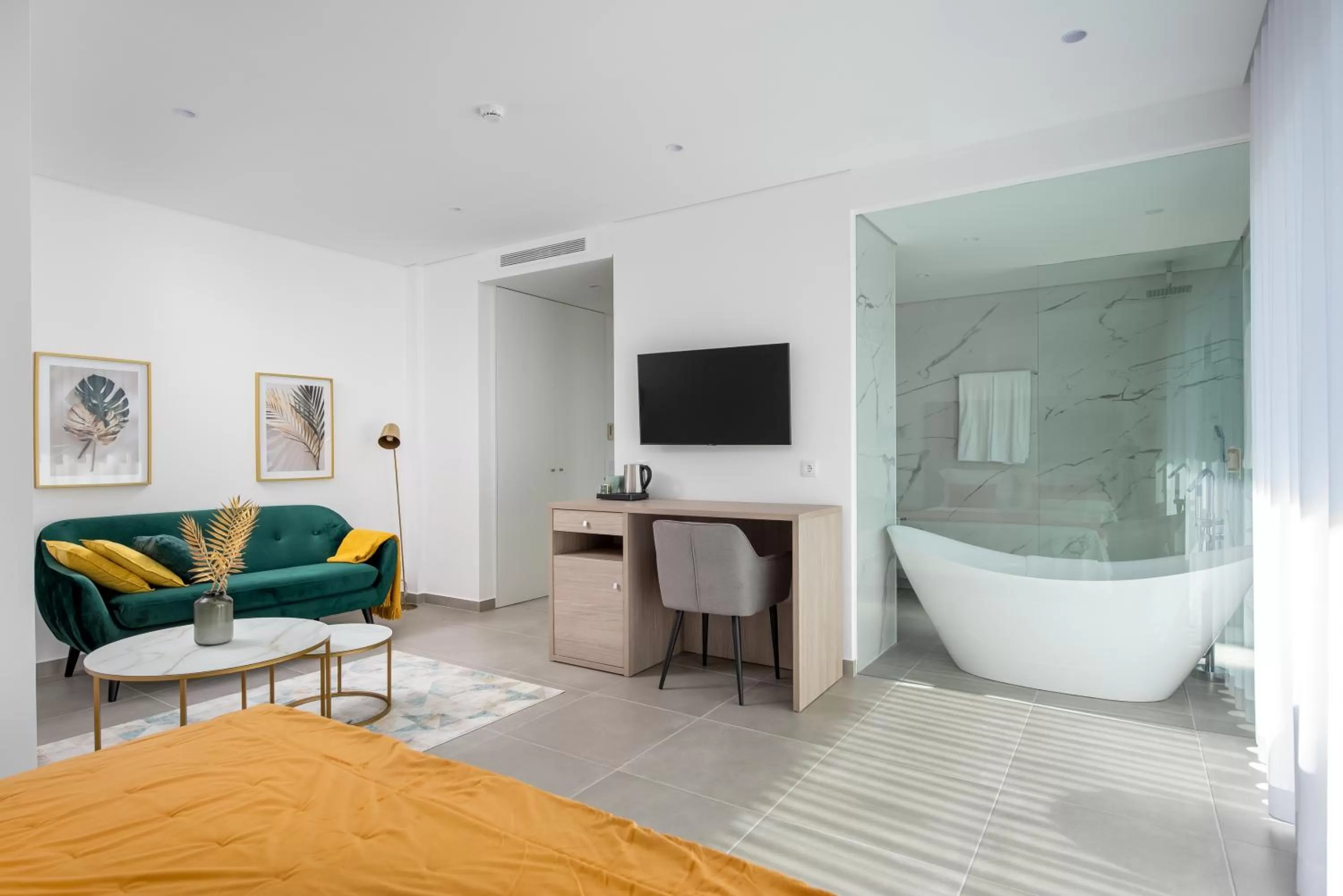 TV/Entertainment Center in Vila Luna B&B