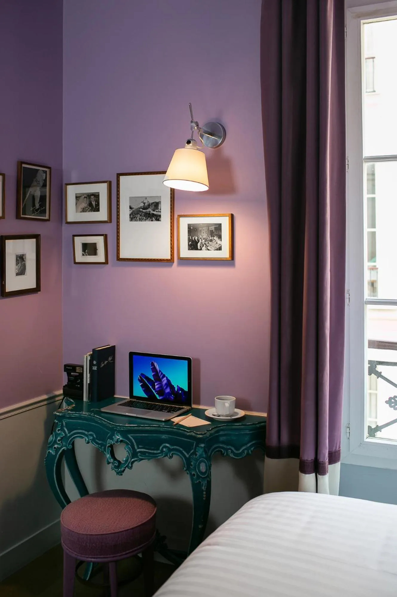 Photo of the whole room, Bed in Hôtel Crayon