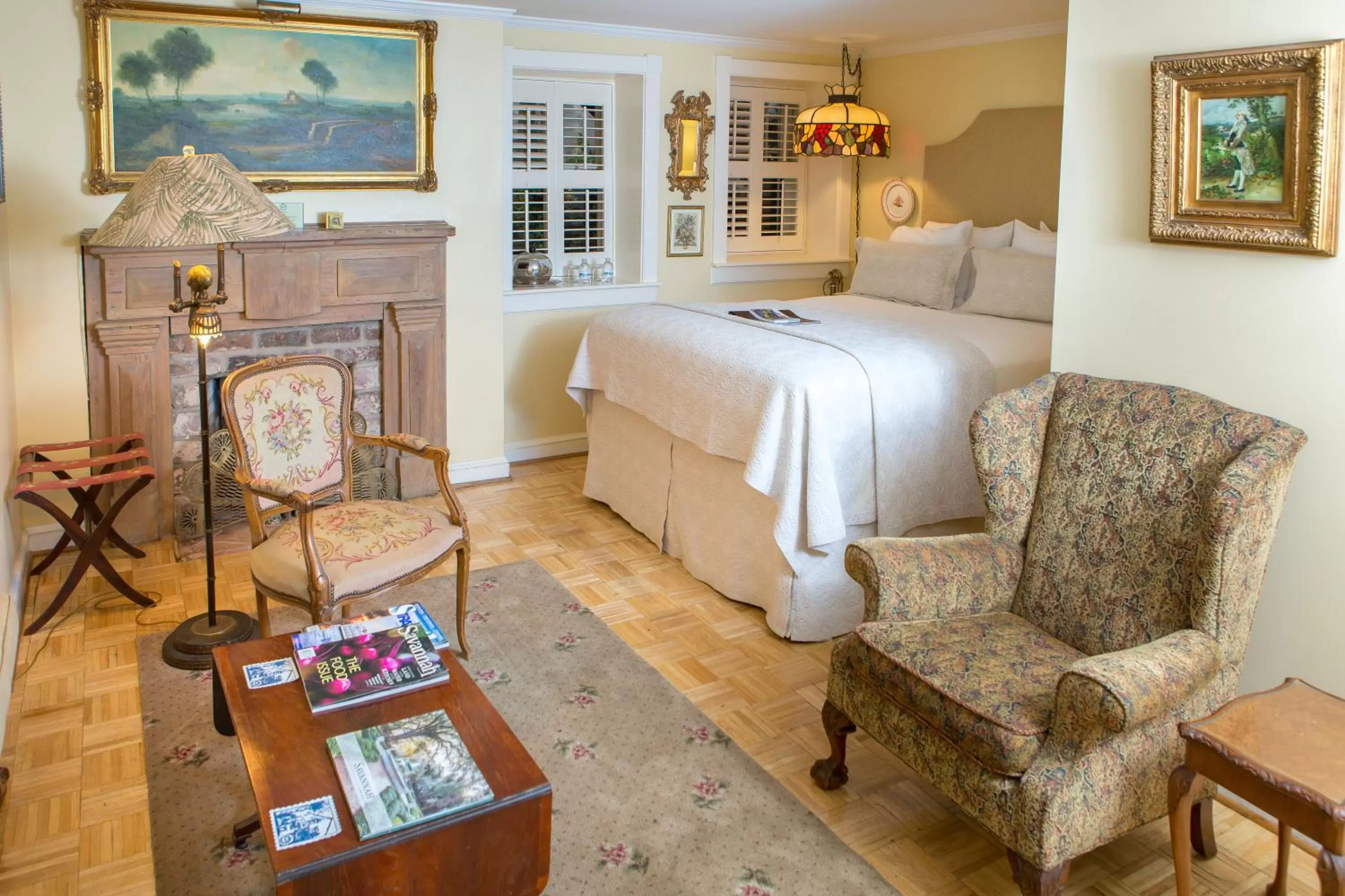 Bedroom in Ballastone Inn