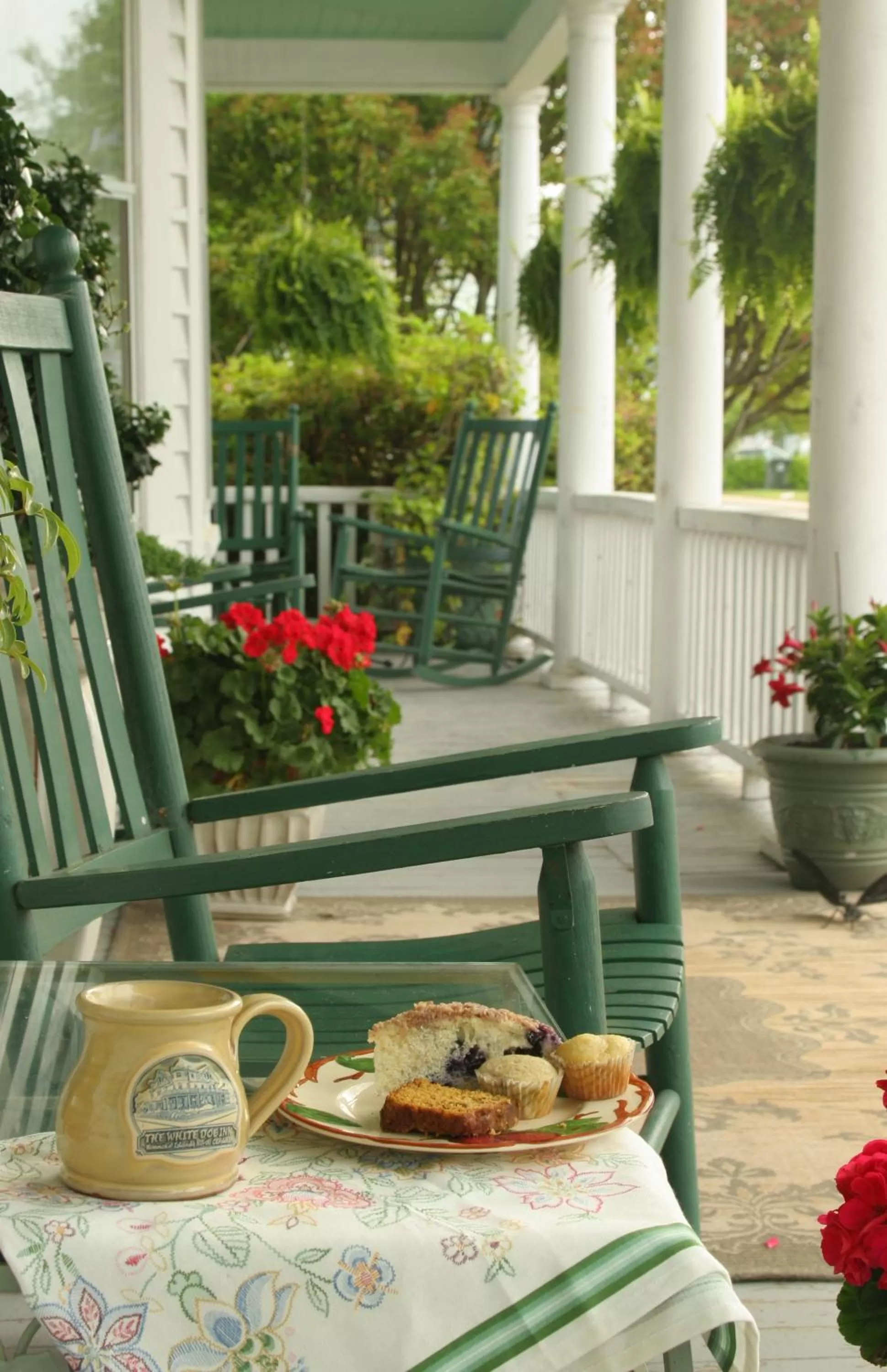 Balcony/Terrace in White Doe Inn Bed & Breakfast