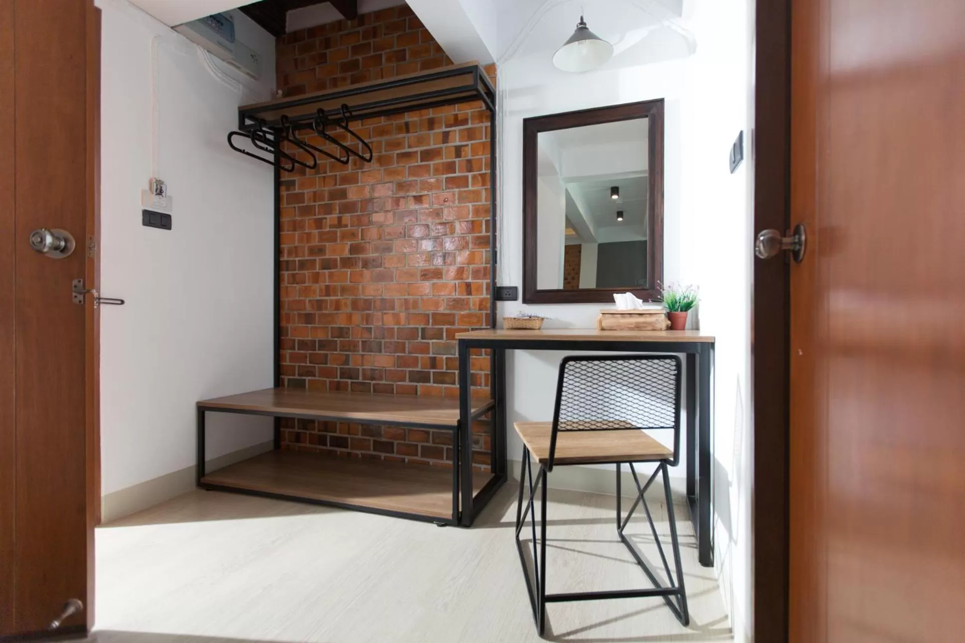 Living room in The Old City Wall Inn