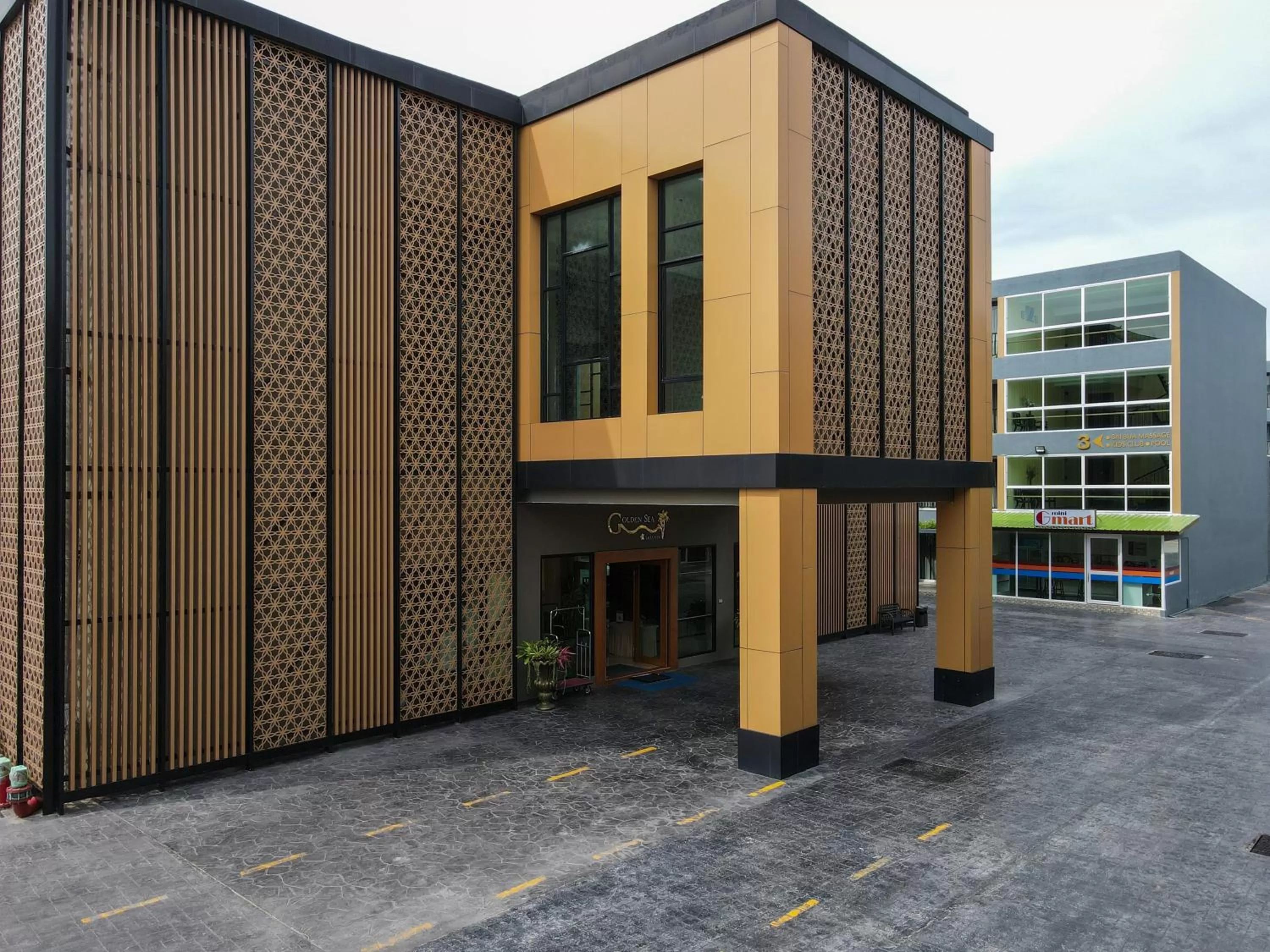 Property building in Golden Sea Hua Hin - SHA Extra Plus