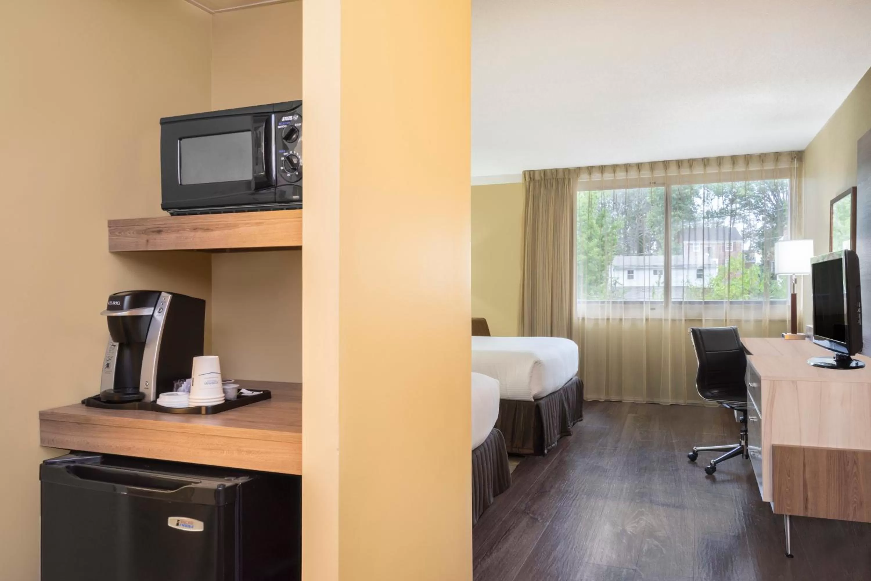 TV and multimedia, Bed in Wyndham Garden Washington DC North