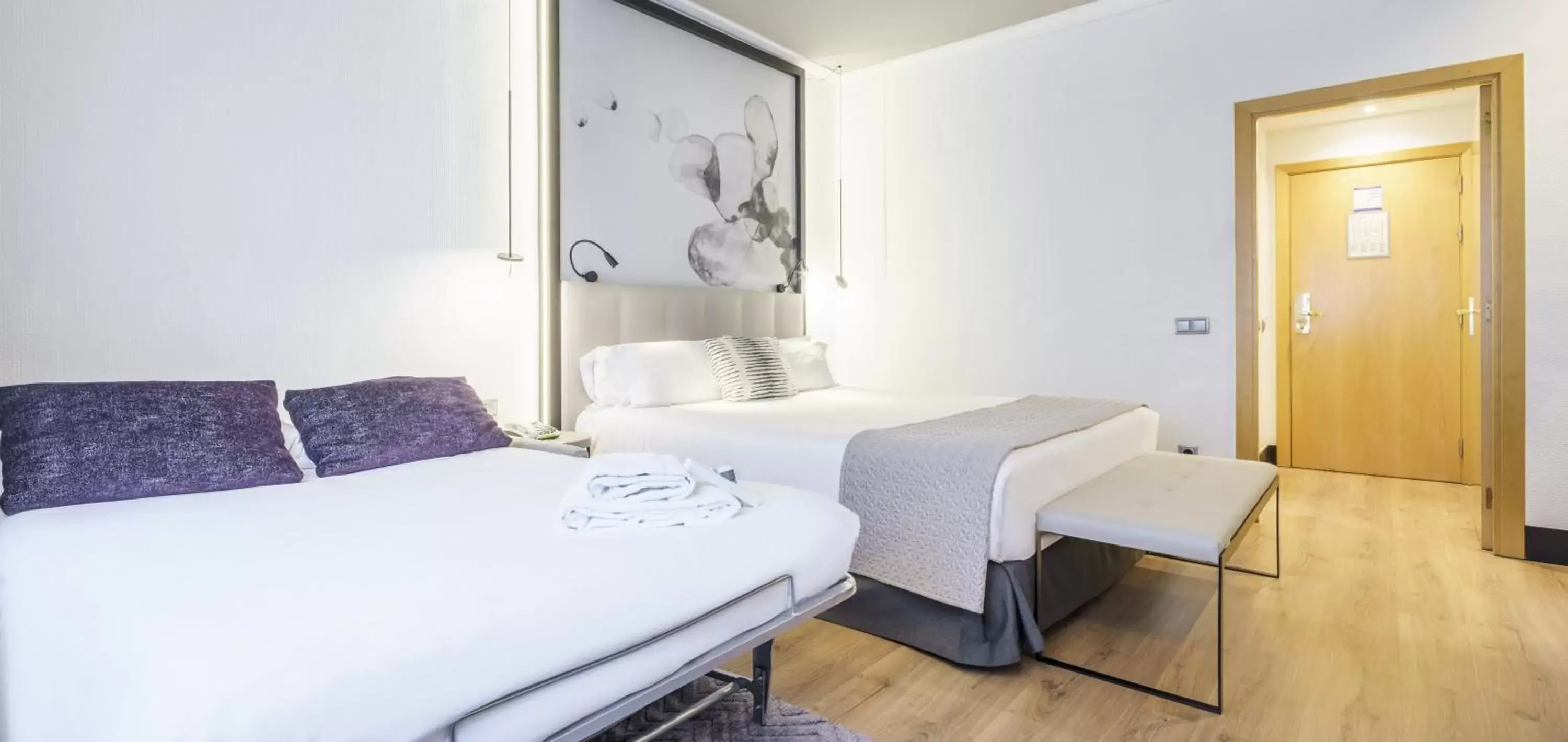 Premium Room (3 adults) in Hotel Ilunion Bilbao Premium Room (3 adults) in Hotel Ilunion Bilbao