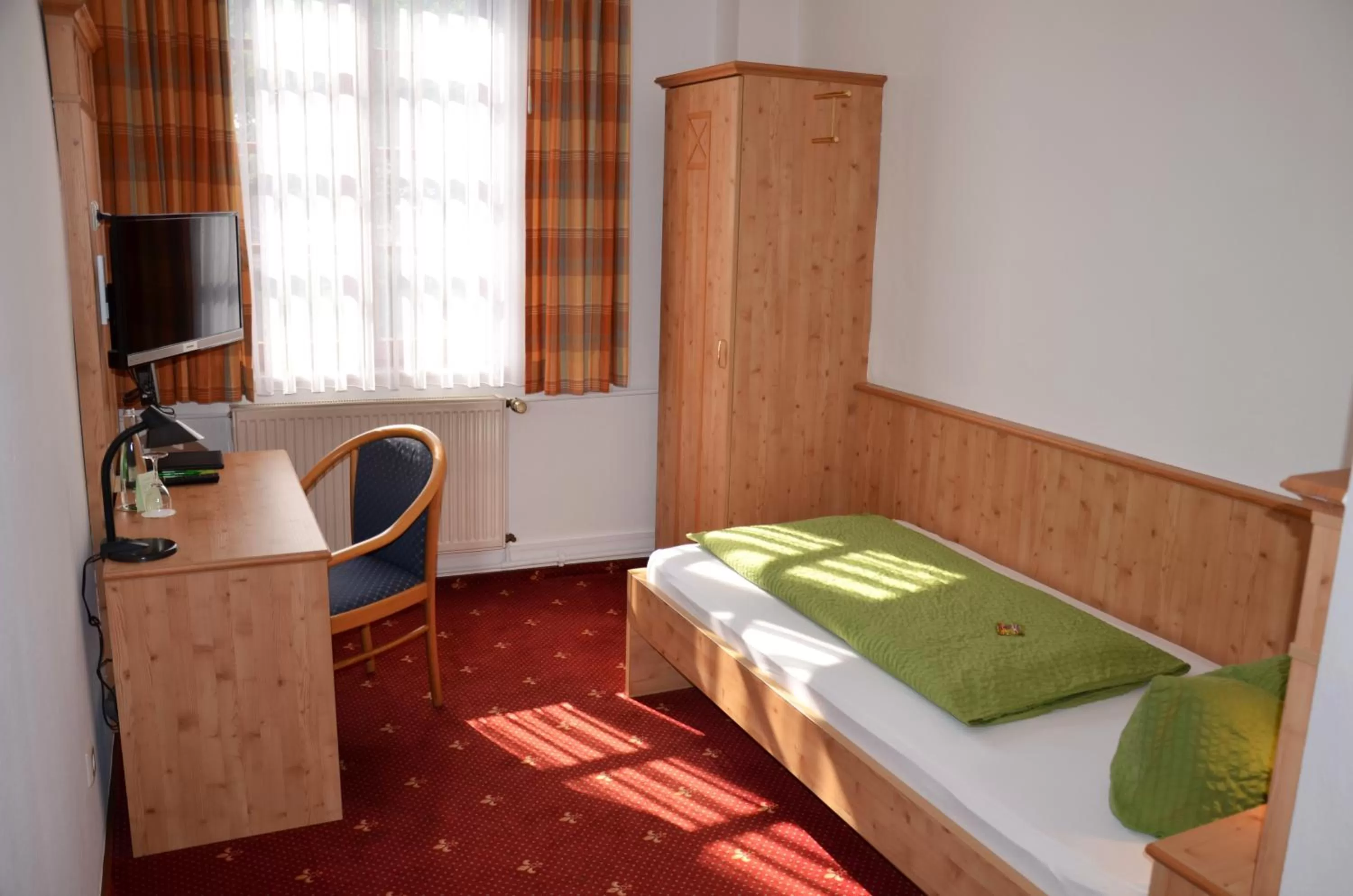 Photo of the whole room, Bed in Gasthof zur Traube