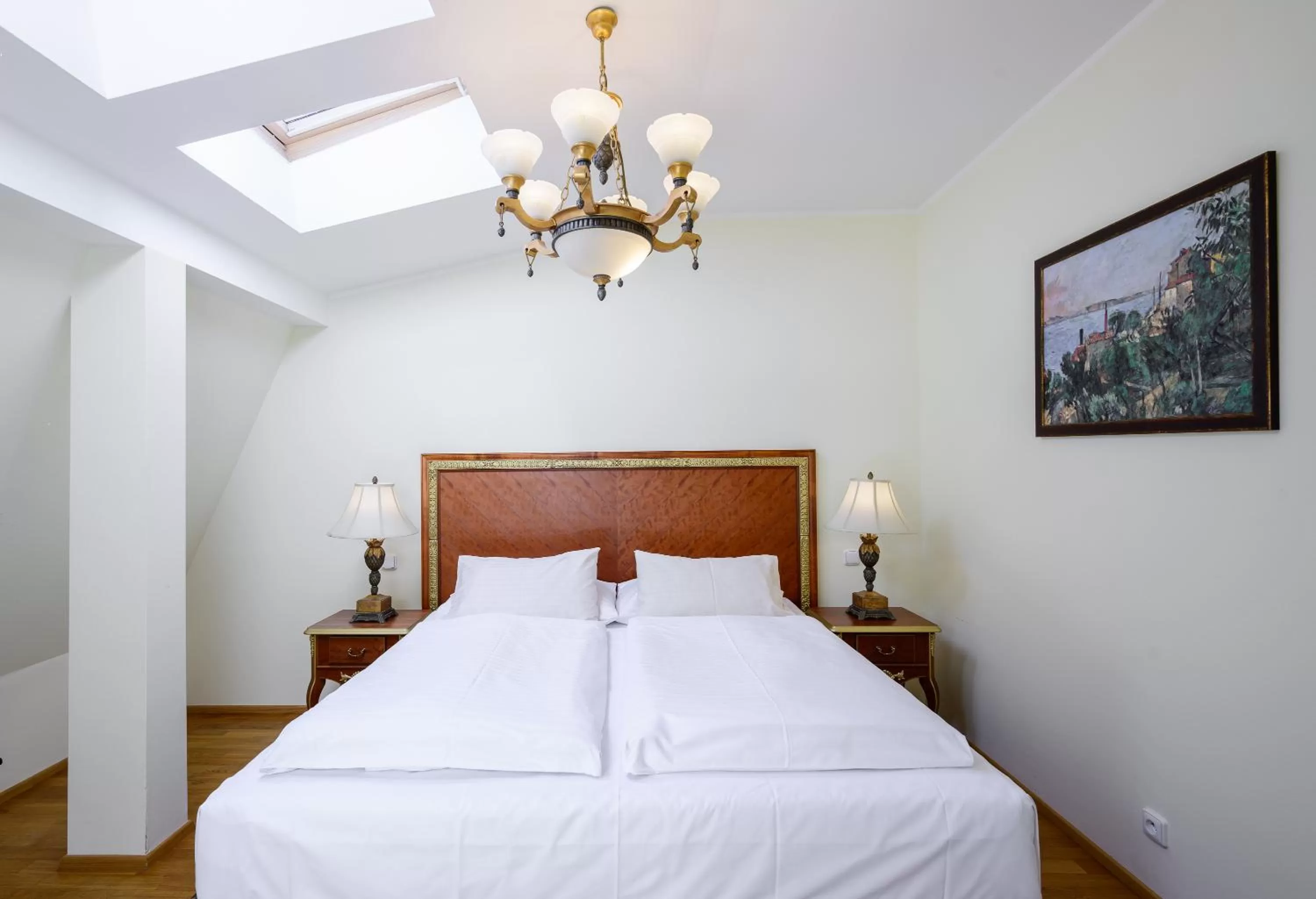 Bed in Residence Romanza