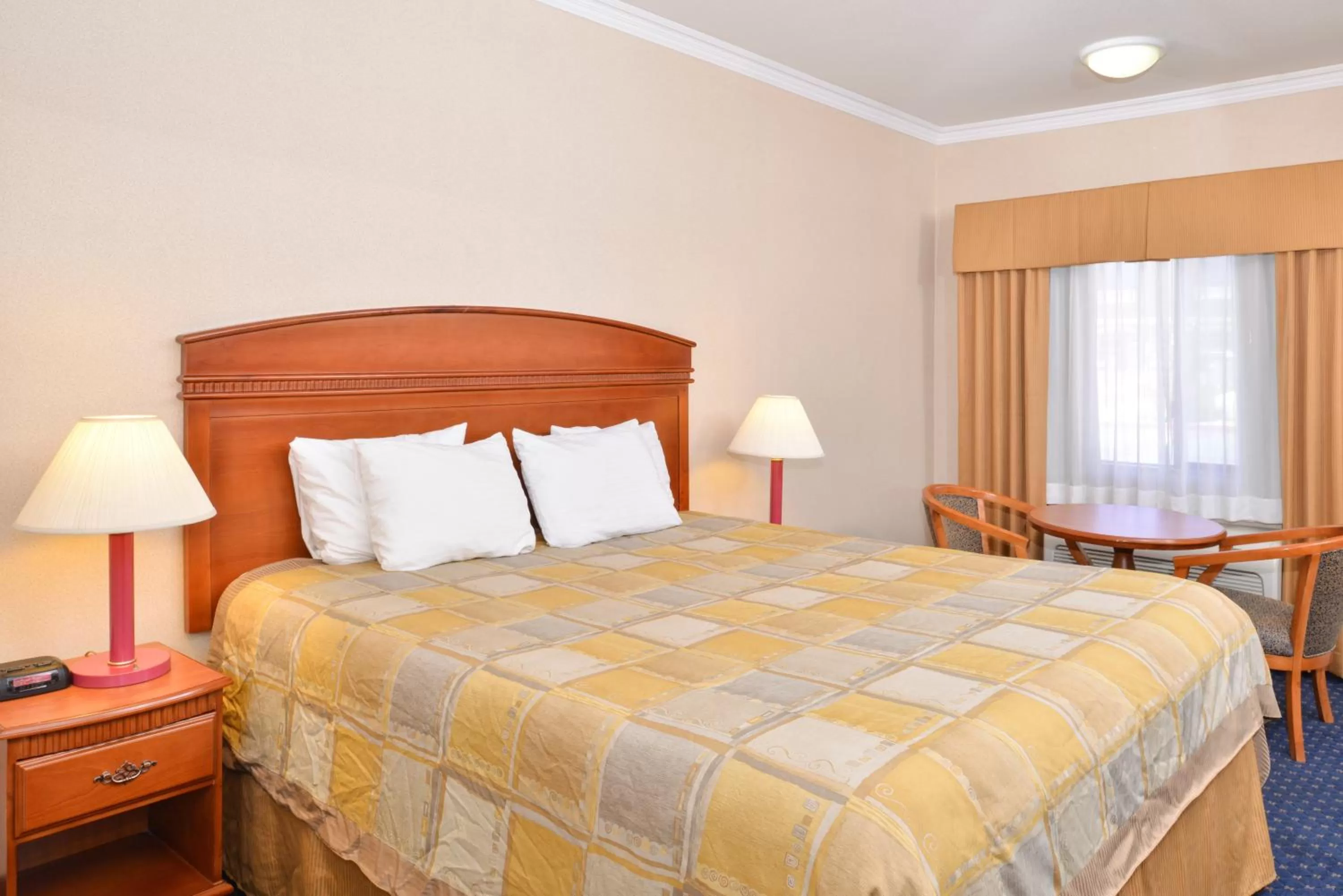 Day, Bed in Starlight Inn & Suites Motel 29 Palms Joshua Tree National Park