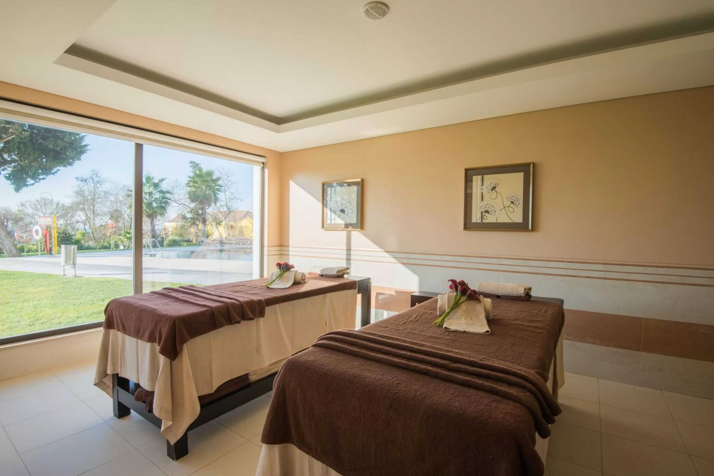 Spa and wellness centre/facilities, Bed in Vila Gale Collection Palácio dos Arcos