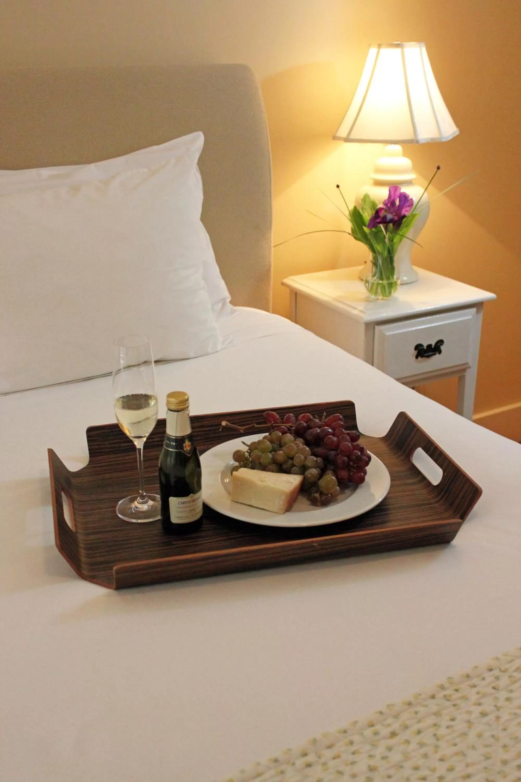 Queen Room in The Kennebunk Inn