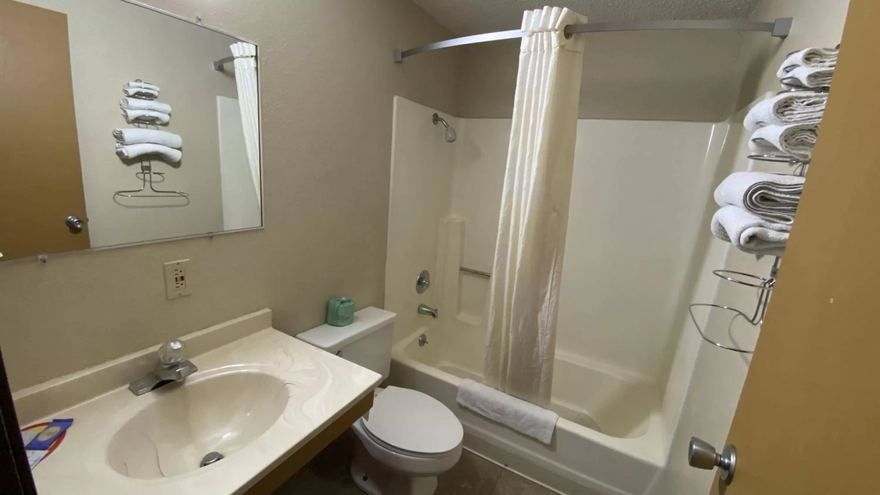 Bathroom in Newton Inn