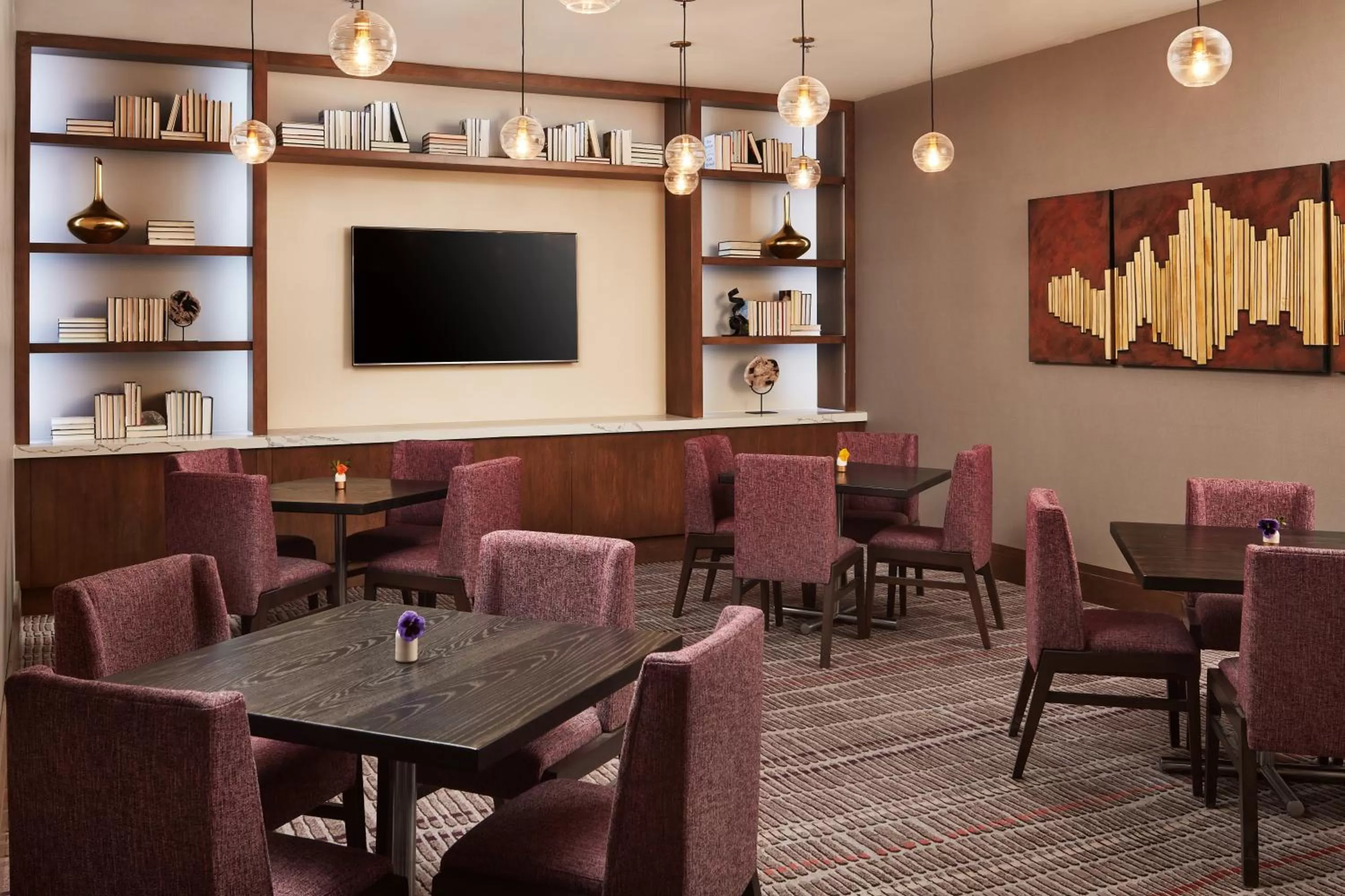 Restaurant/places to eat in Crowne Plaza Dallas Market Ctr - Love Field, an IHG Hotel