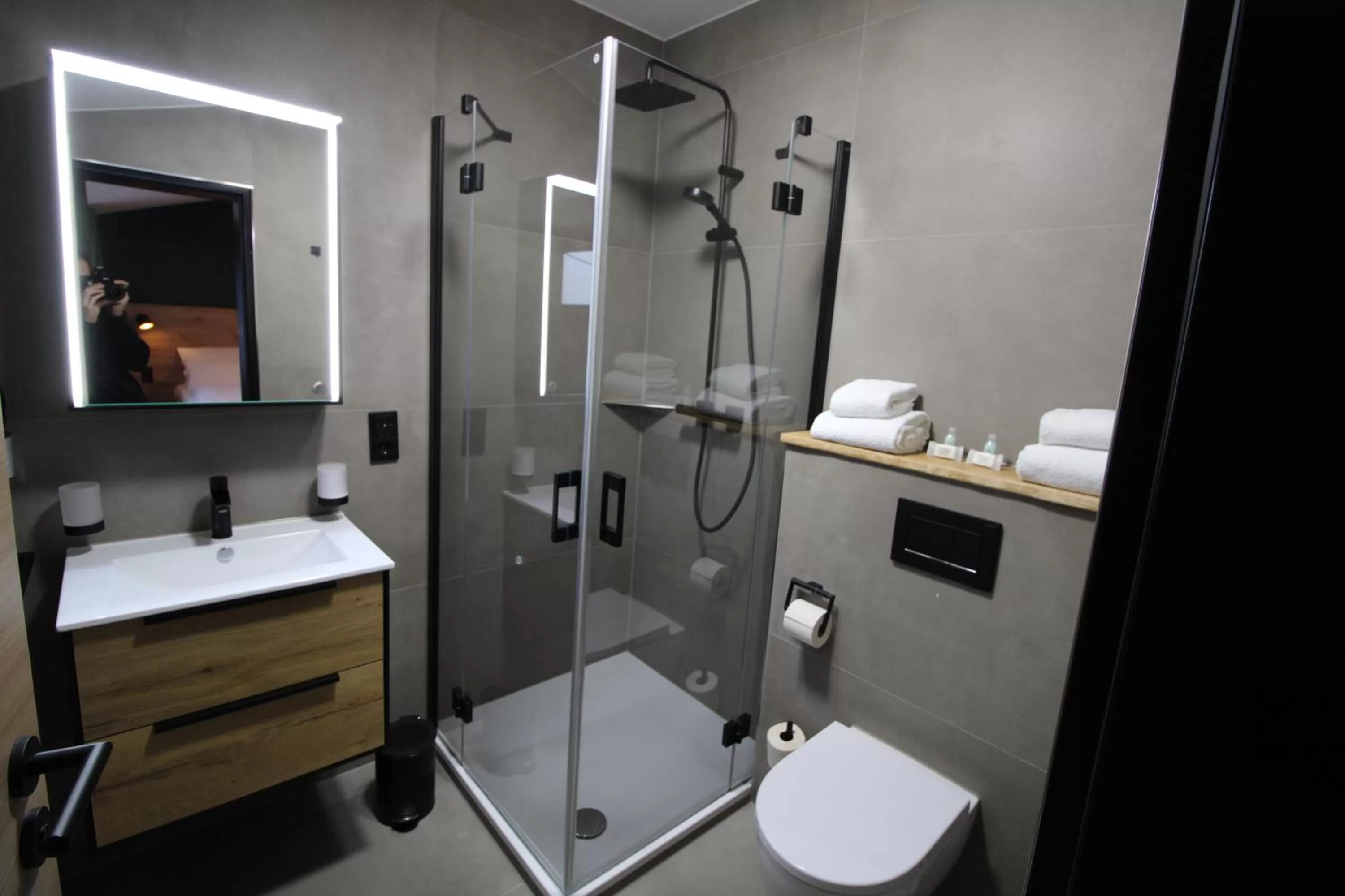 Shower in DER Hirsch Hotel