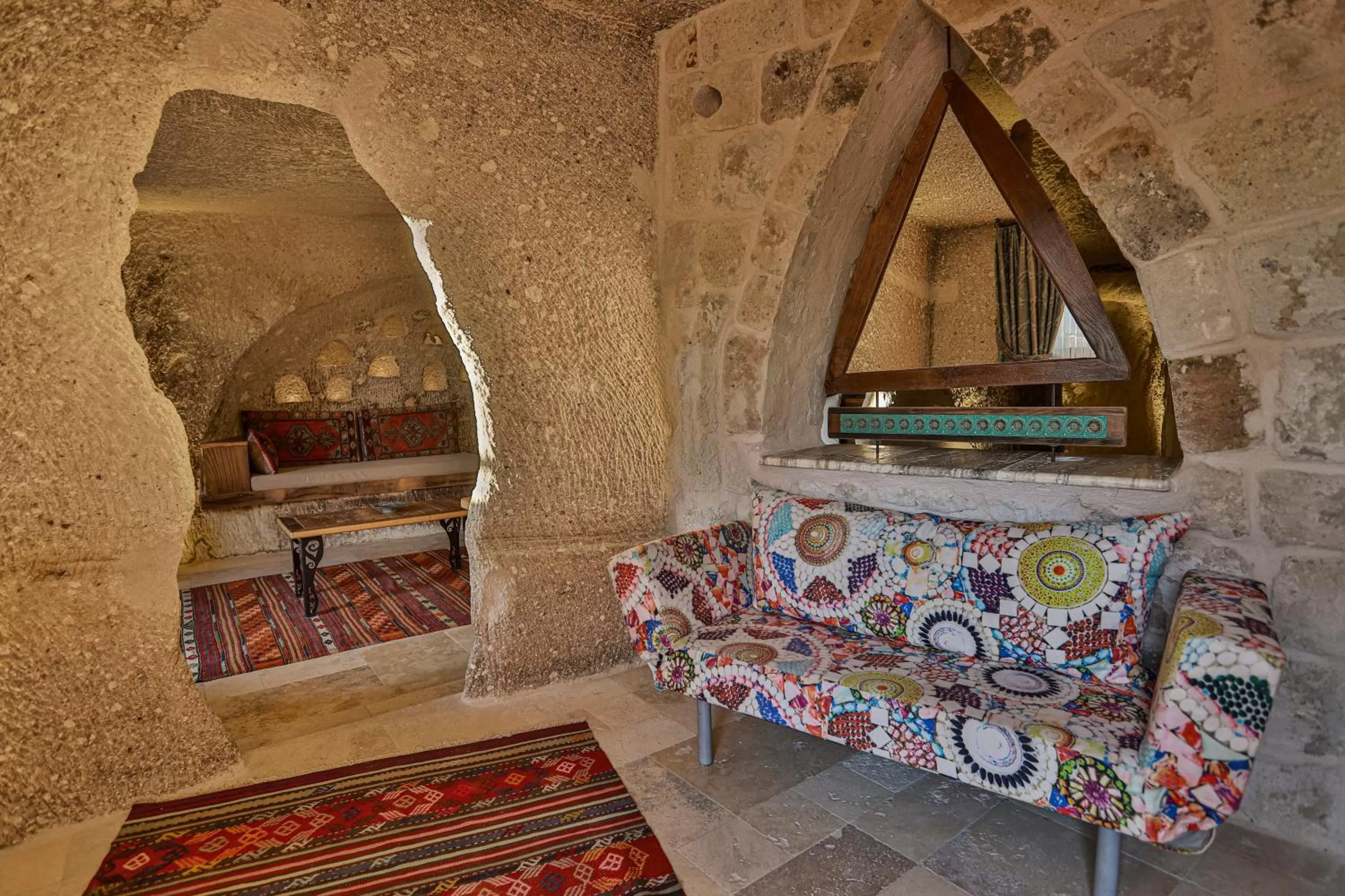 Living room, Bed in Şah Saray Cave Suites Halal Hotel