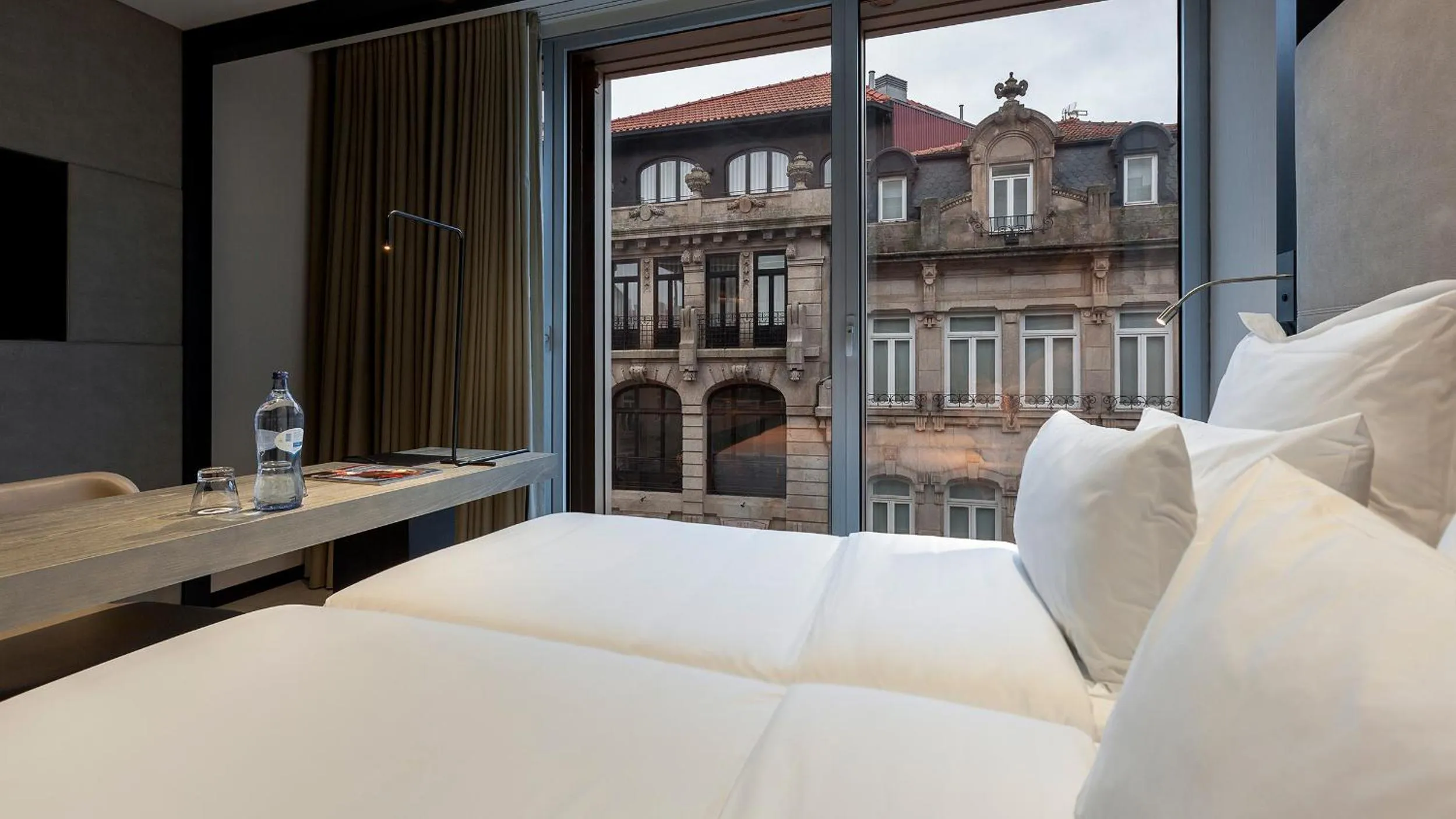 Bed in Porto Royal Bridges Hotel