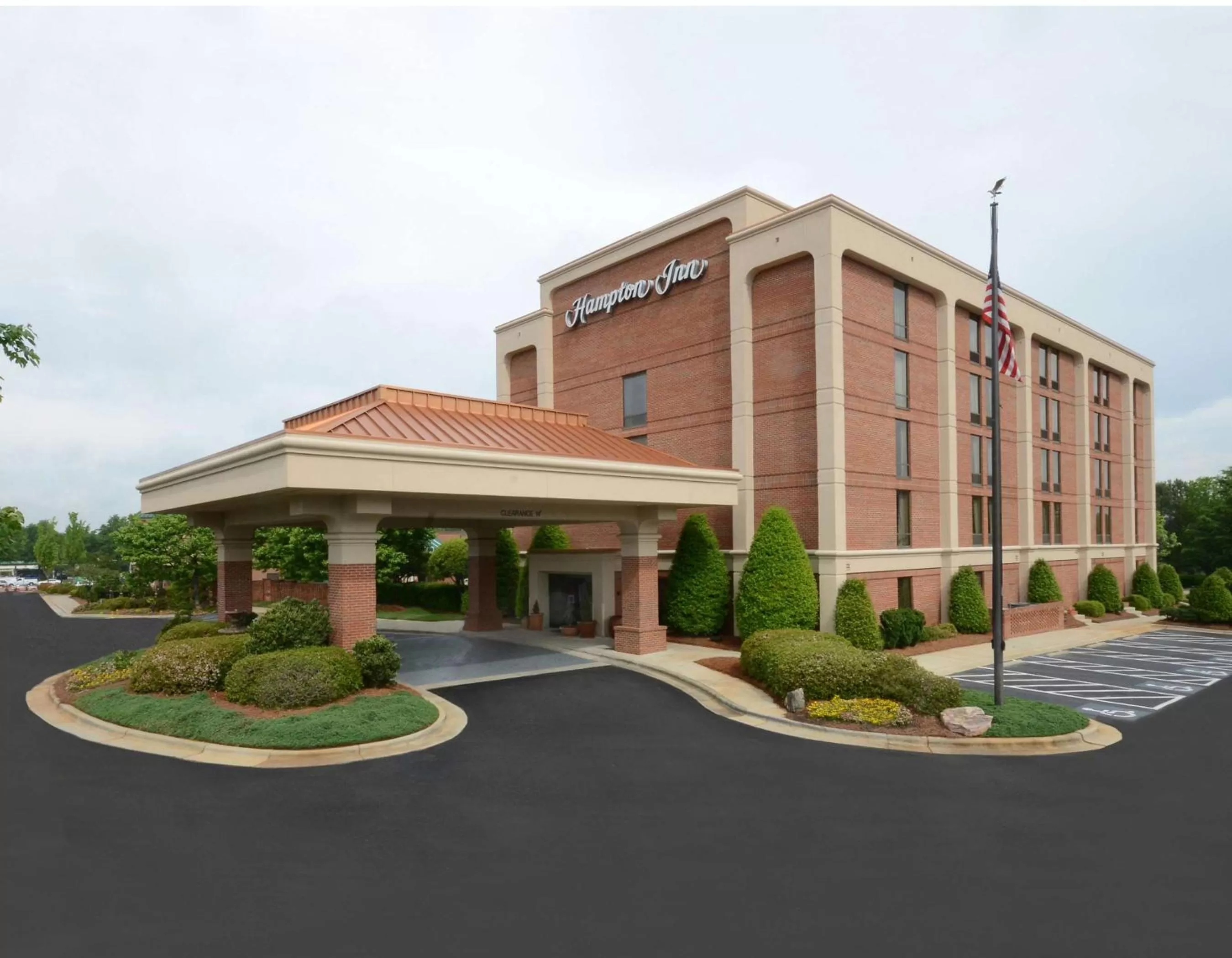 Property building in Hampton Inn Raleigh Capital Blvd North