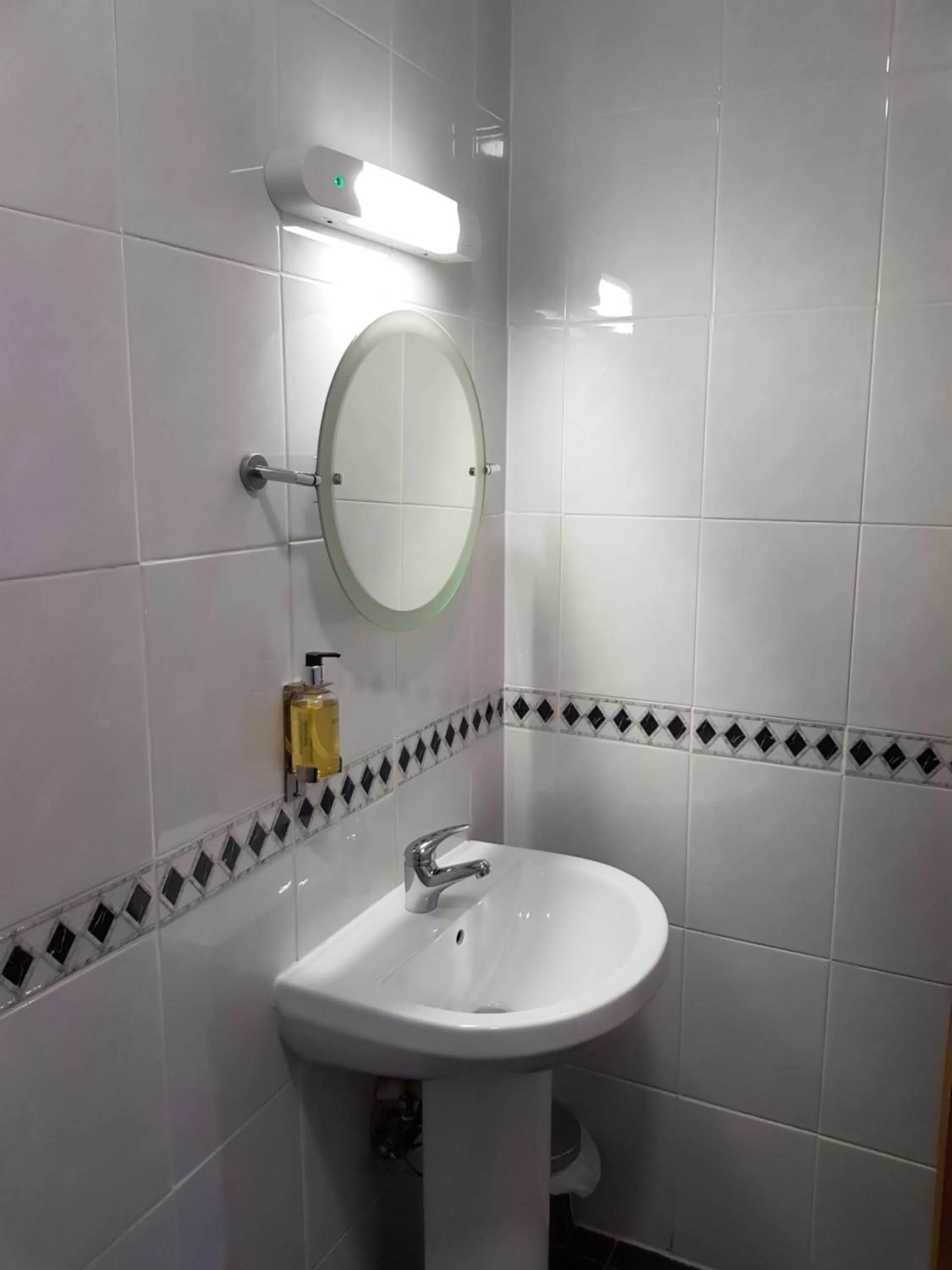 Bathroom in Aberdeen House