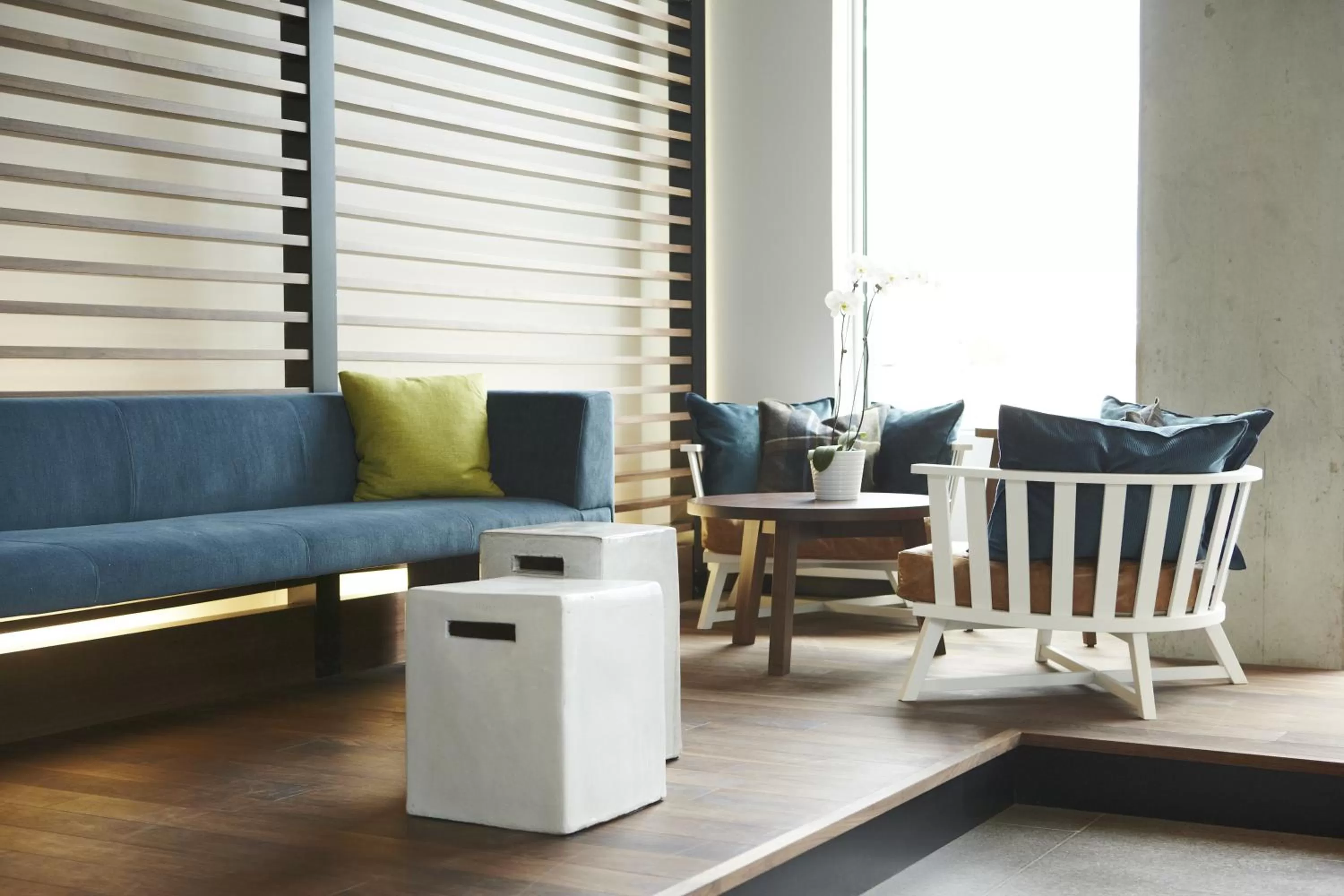 Lounge or bar in Alt Hotel Toronto Airport