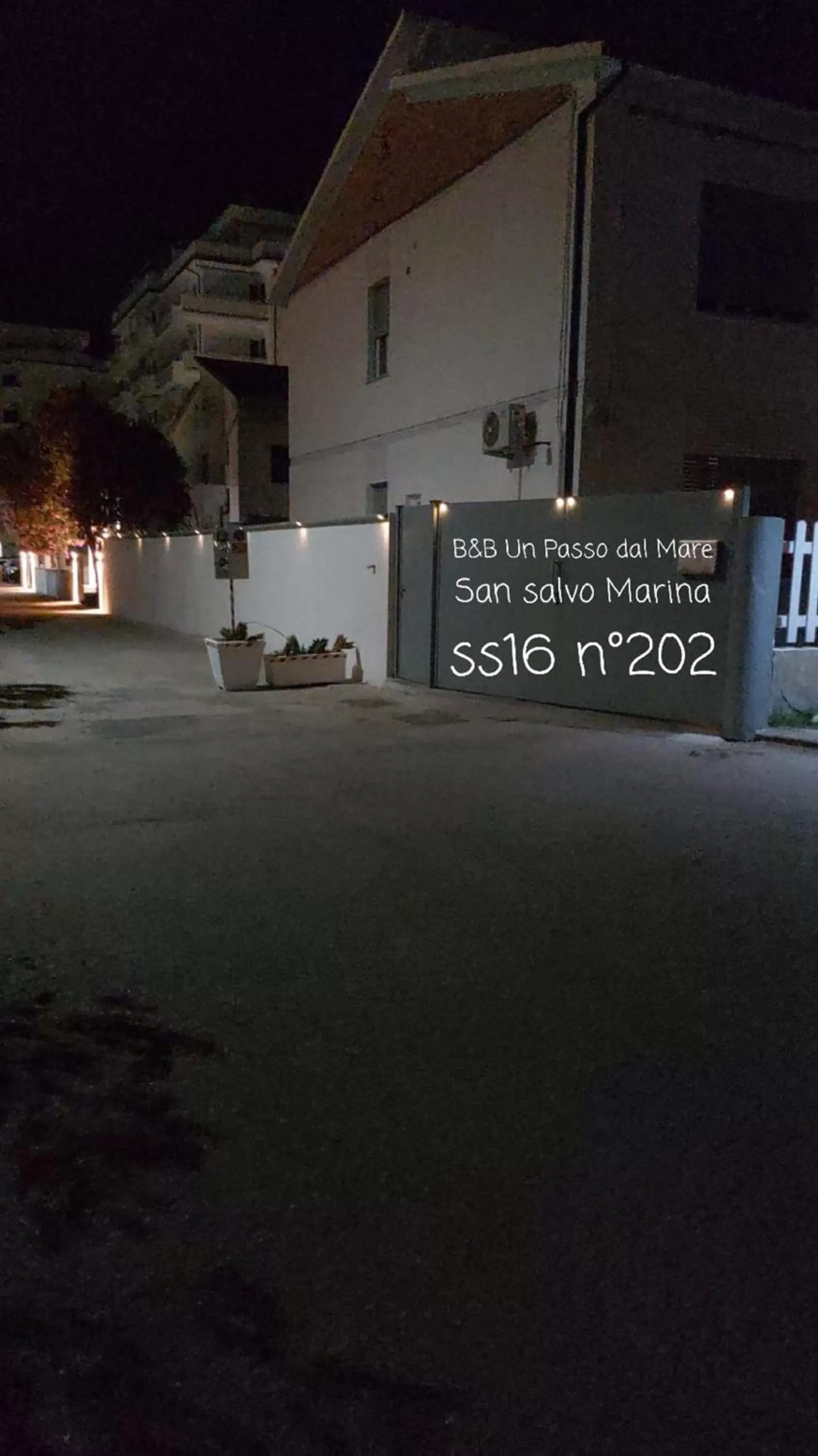 Property building in UN PASSO DAL MARE bed&breakfast San Salvo Marina