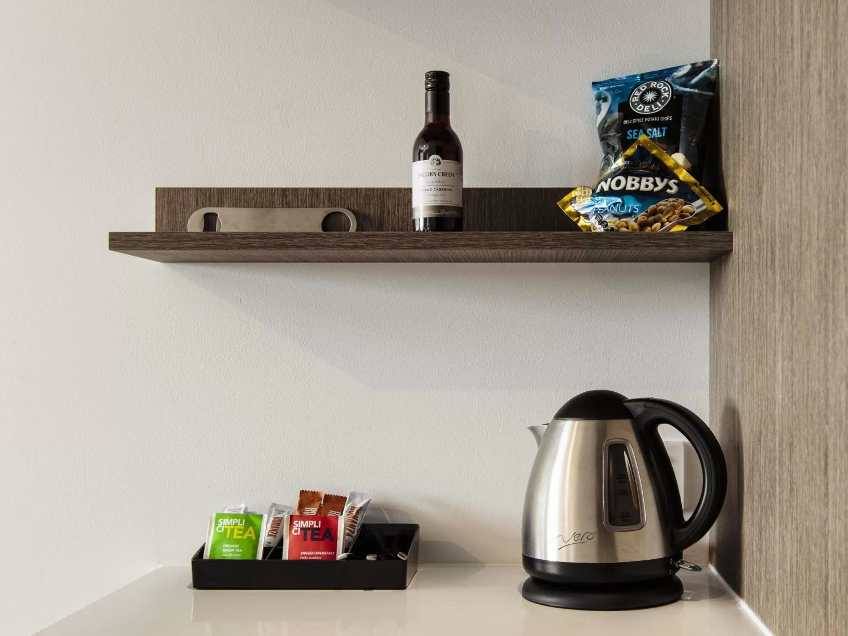 Coffee/tea facilities in Mercure Sunshine Coast Kawana Waters