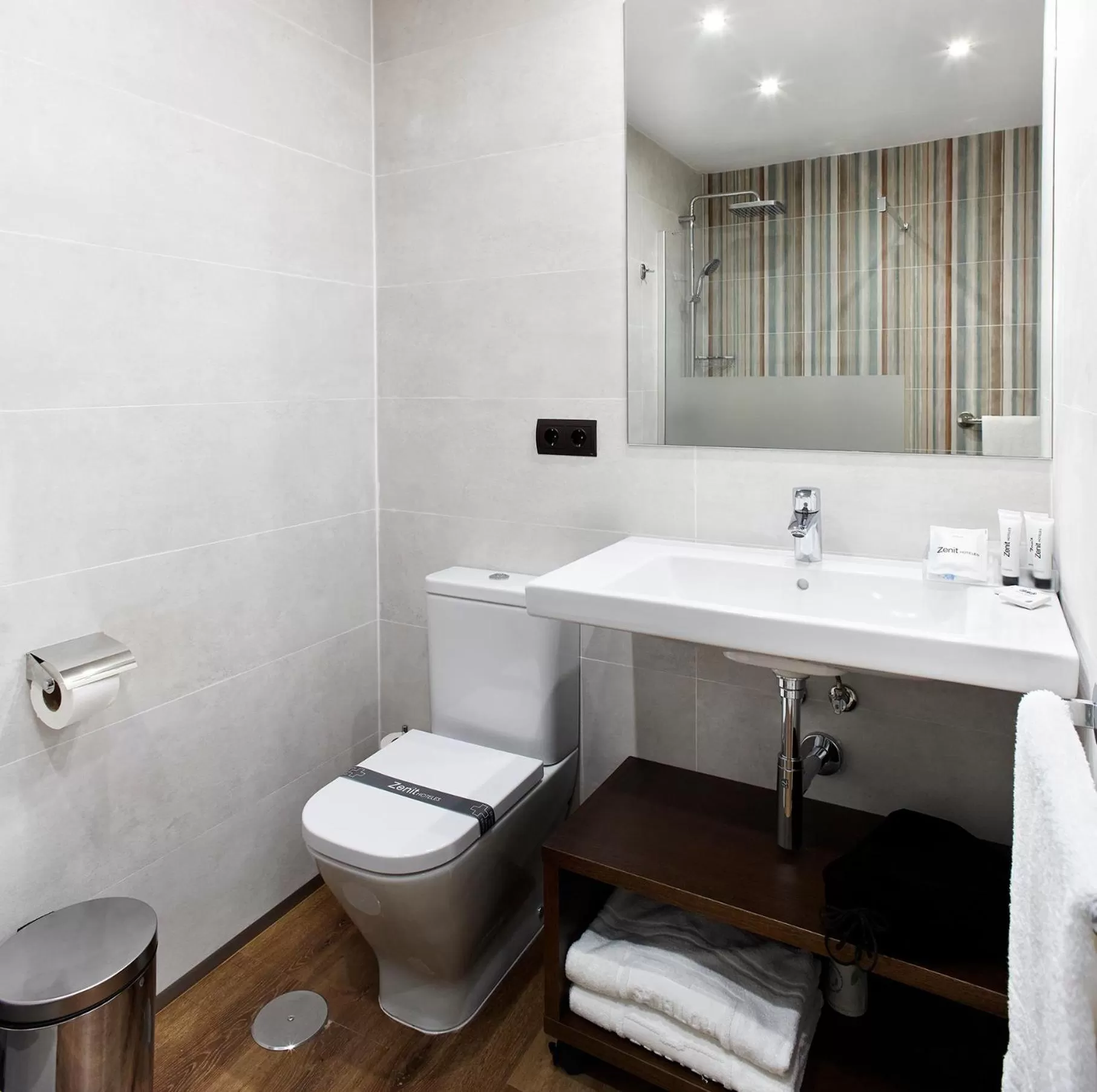 Bathroom in Zenit Dos Infantas