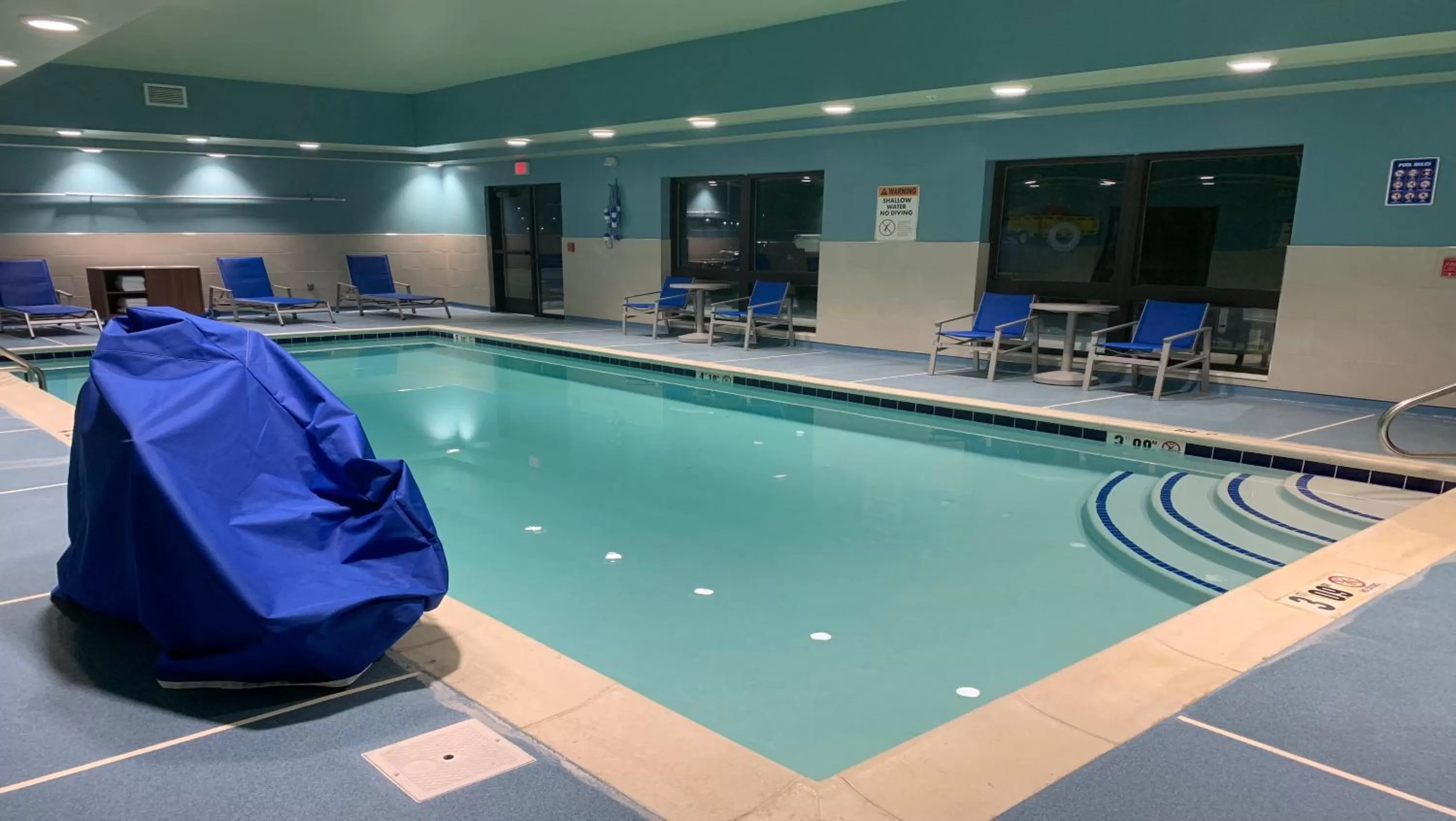 Swimming pool in Holiday Inn Express & Suites - Middletown by IHG