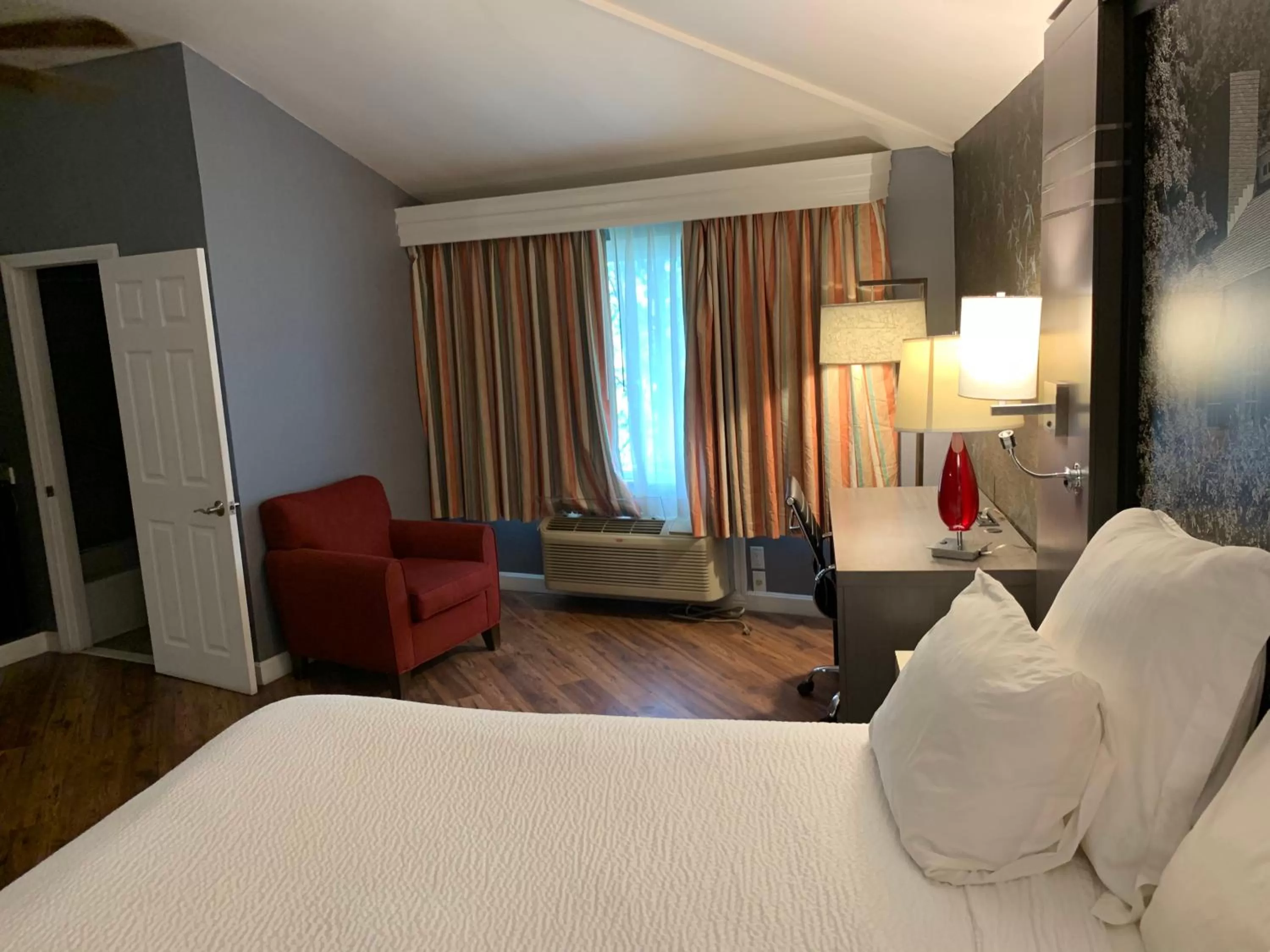 Bed in Super 8 by Wyndham Sturbridge