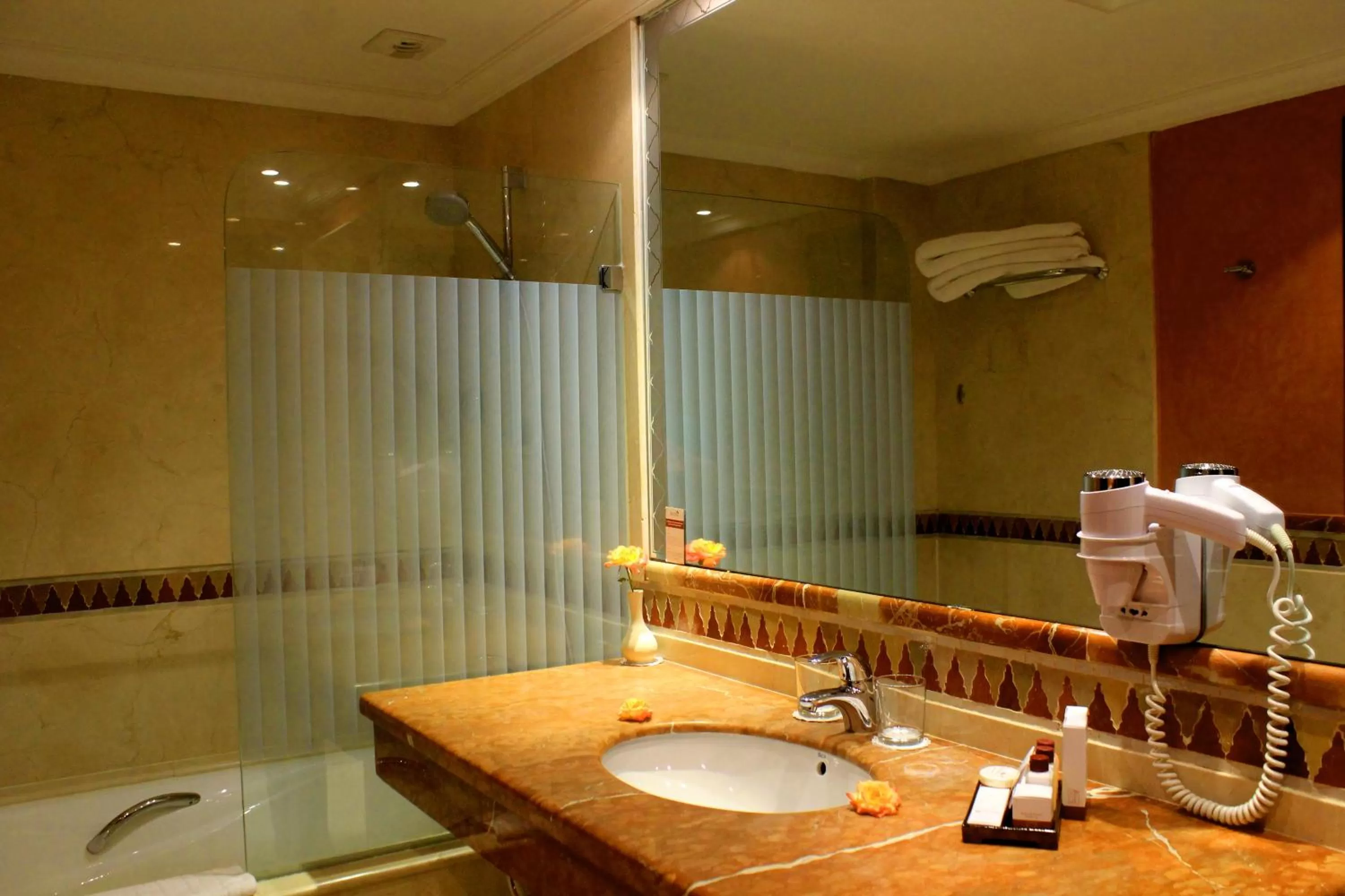 Bathroom in Palm Plaza Marrakech