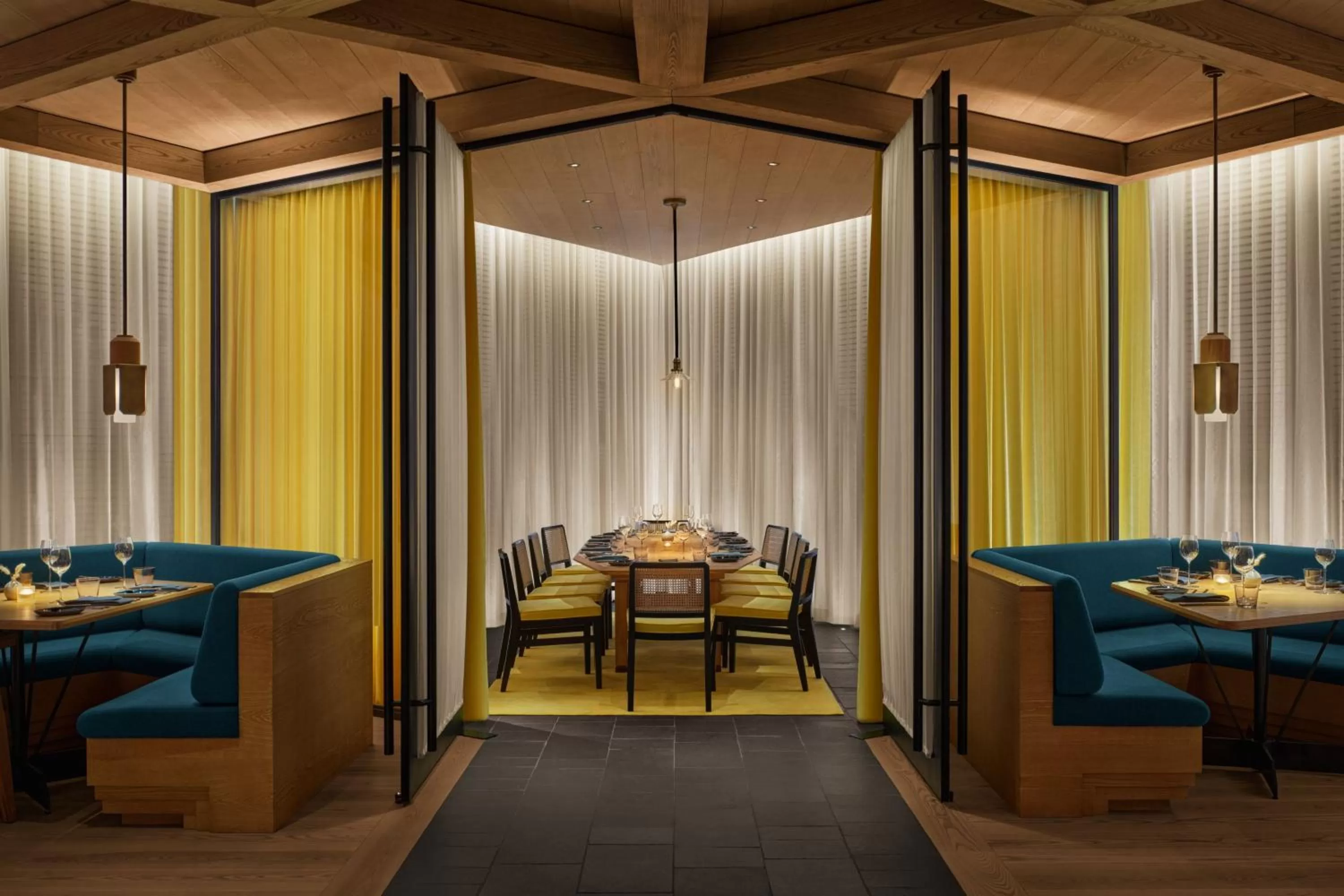 Restaurant/places to eat in The Reykjavik EDITION