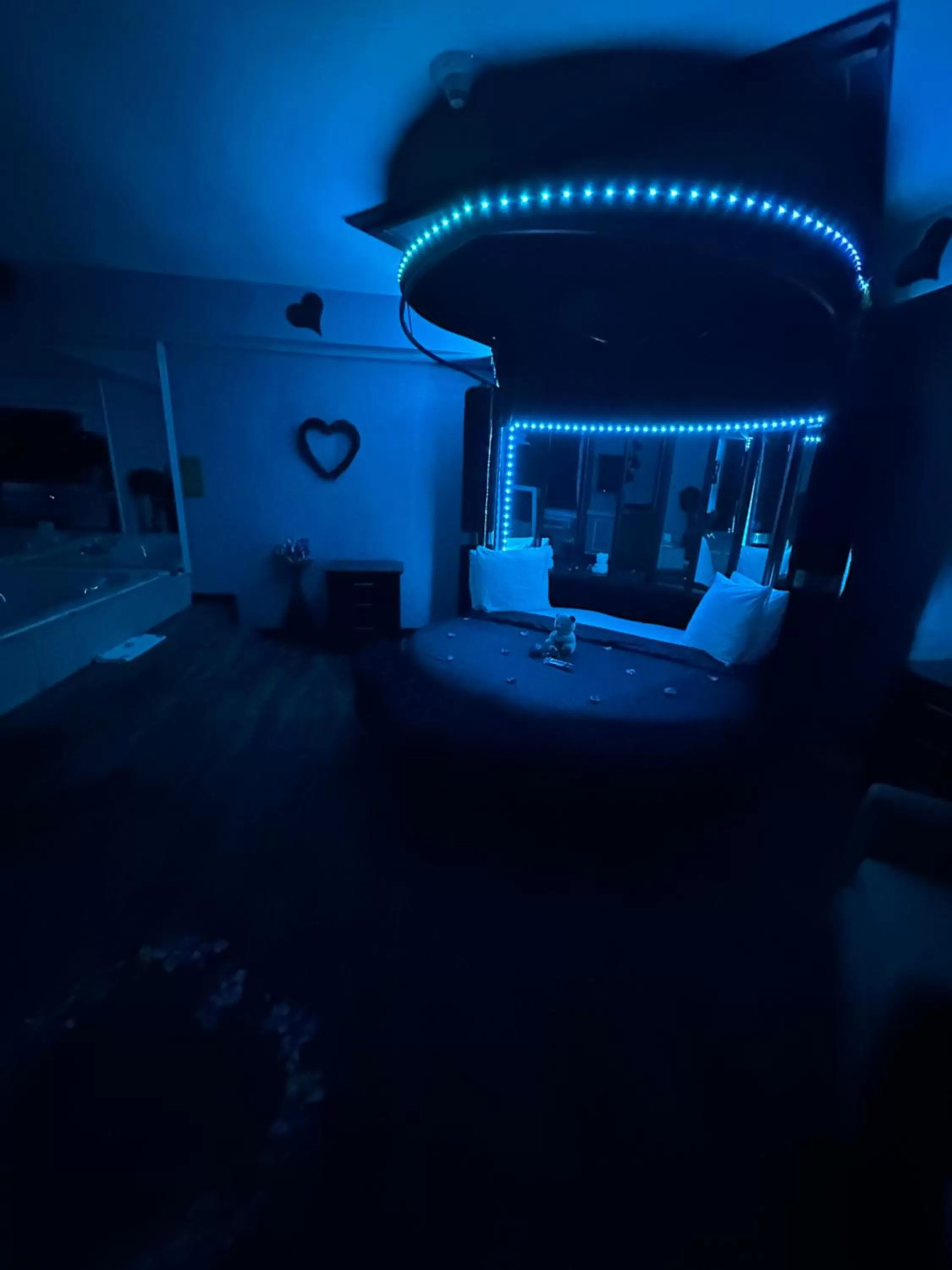 Bed in Inn of the Dove Harrisburg-Hershey Romantic Suites