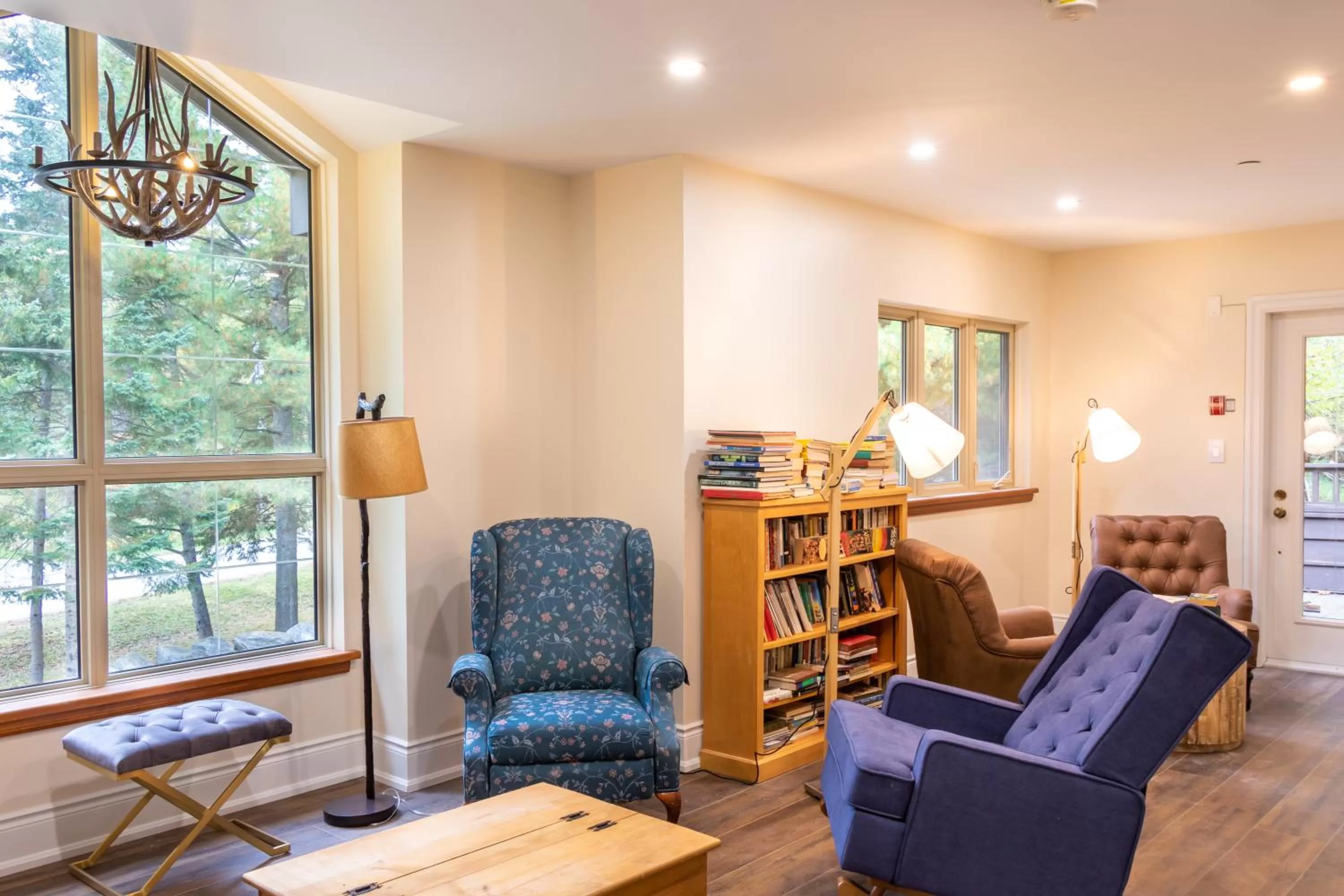 Seating area in Fairy Bay Lakehouse
