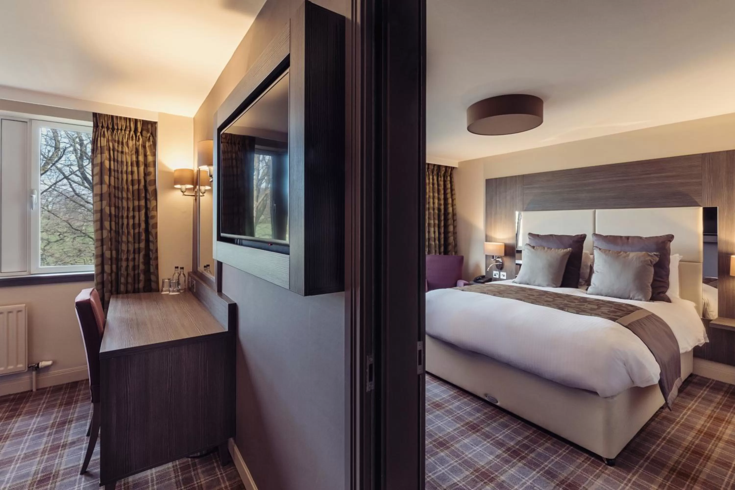 Bedroom, Bed in Abbey House Hotel