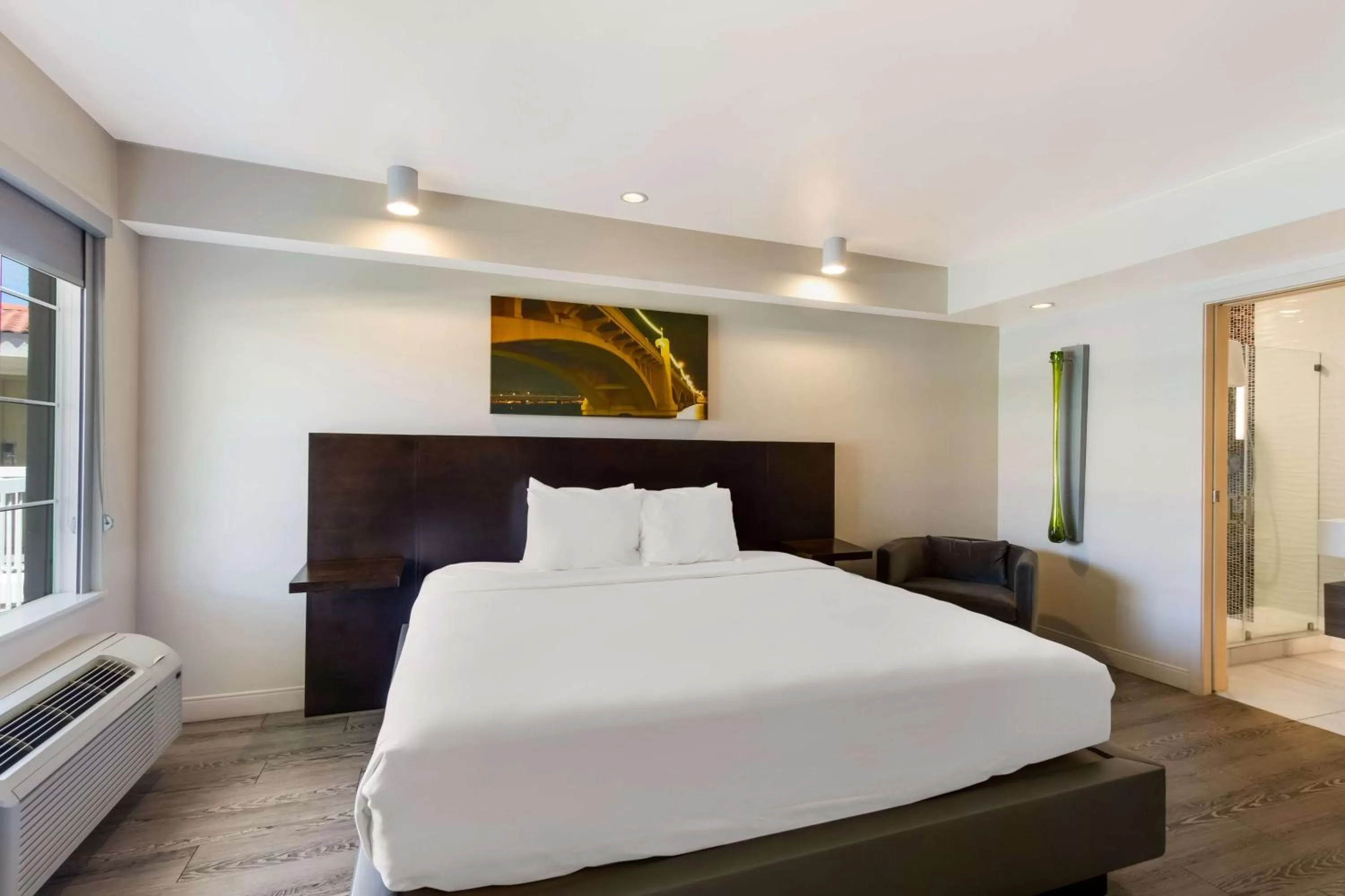Deluxe King Room - Non-Smoking in SureStay Plus Hotel by Best Western Tempe University