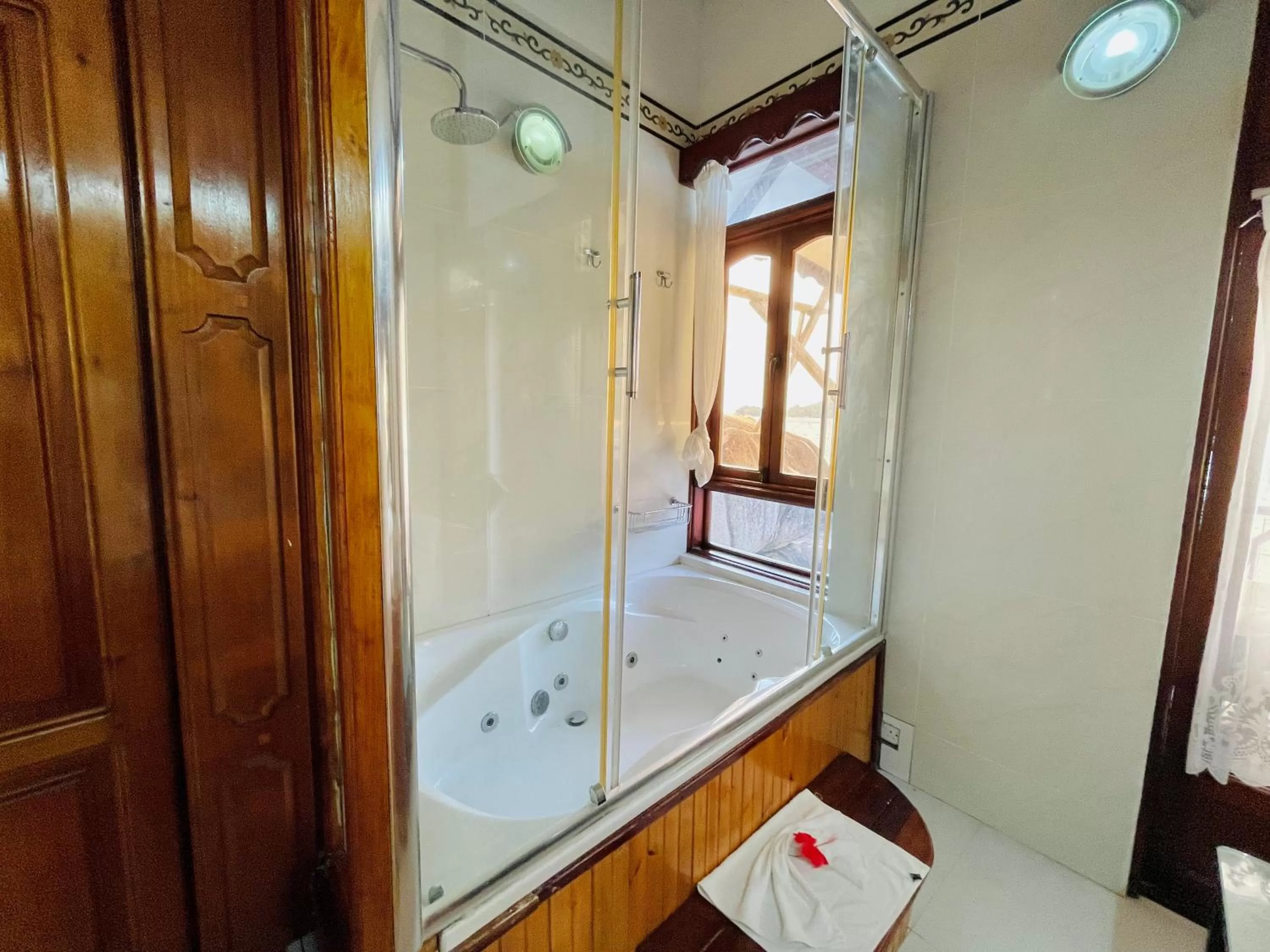 Bathroom, Bed in Villa Chez Batista