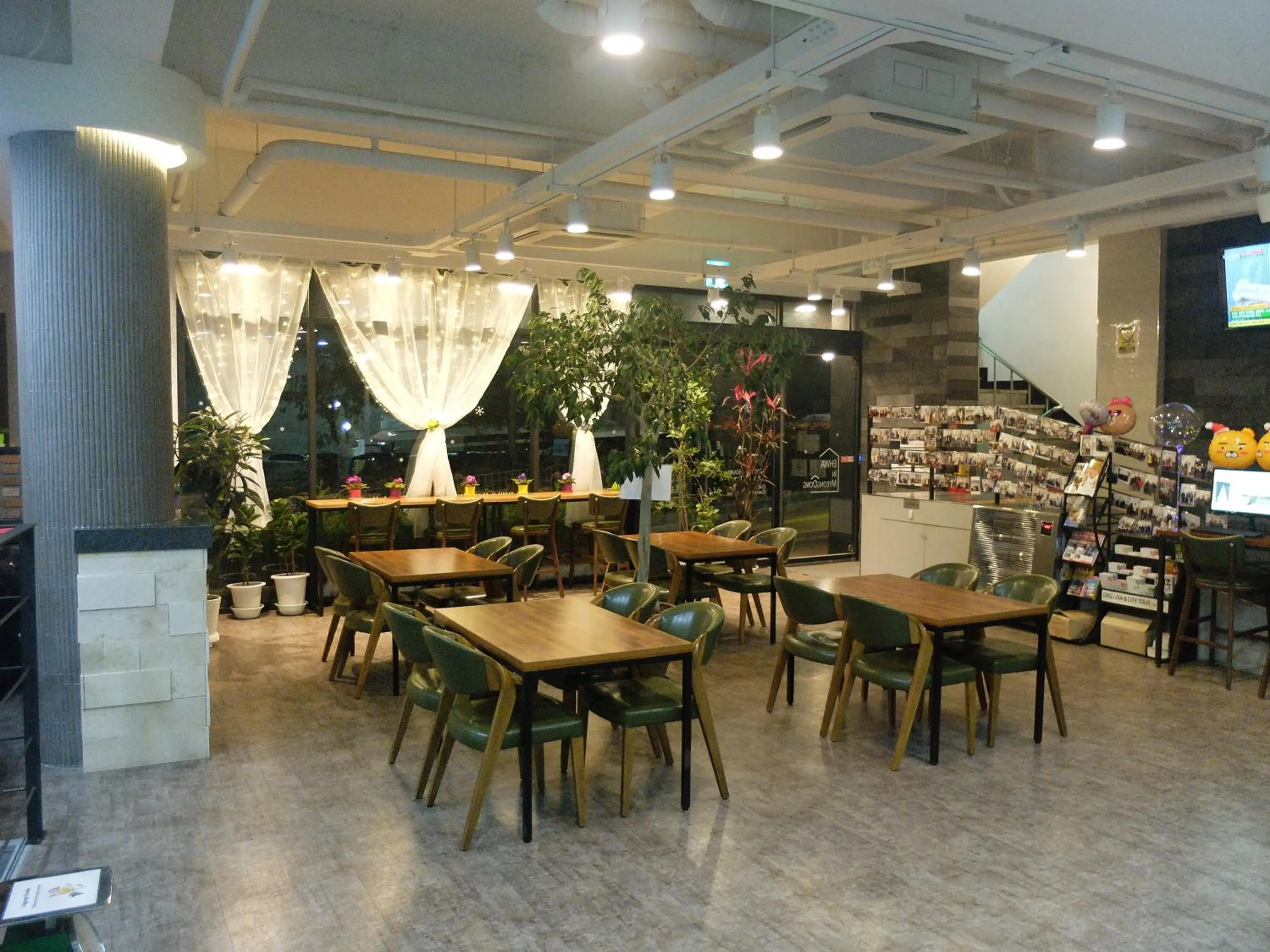 Communal lounge/ TV room in Ehwa In Myeongdong