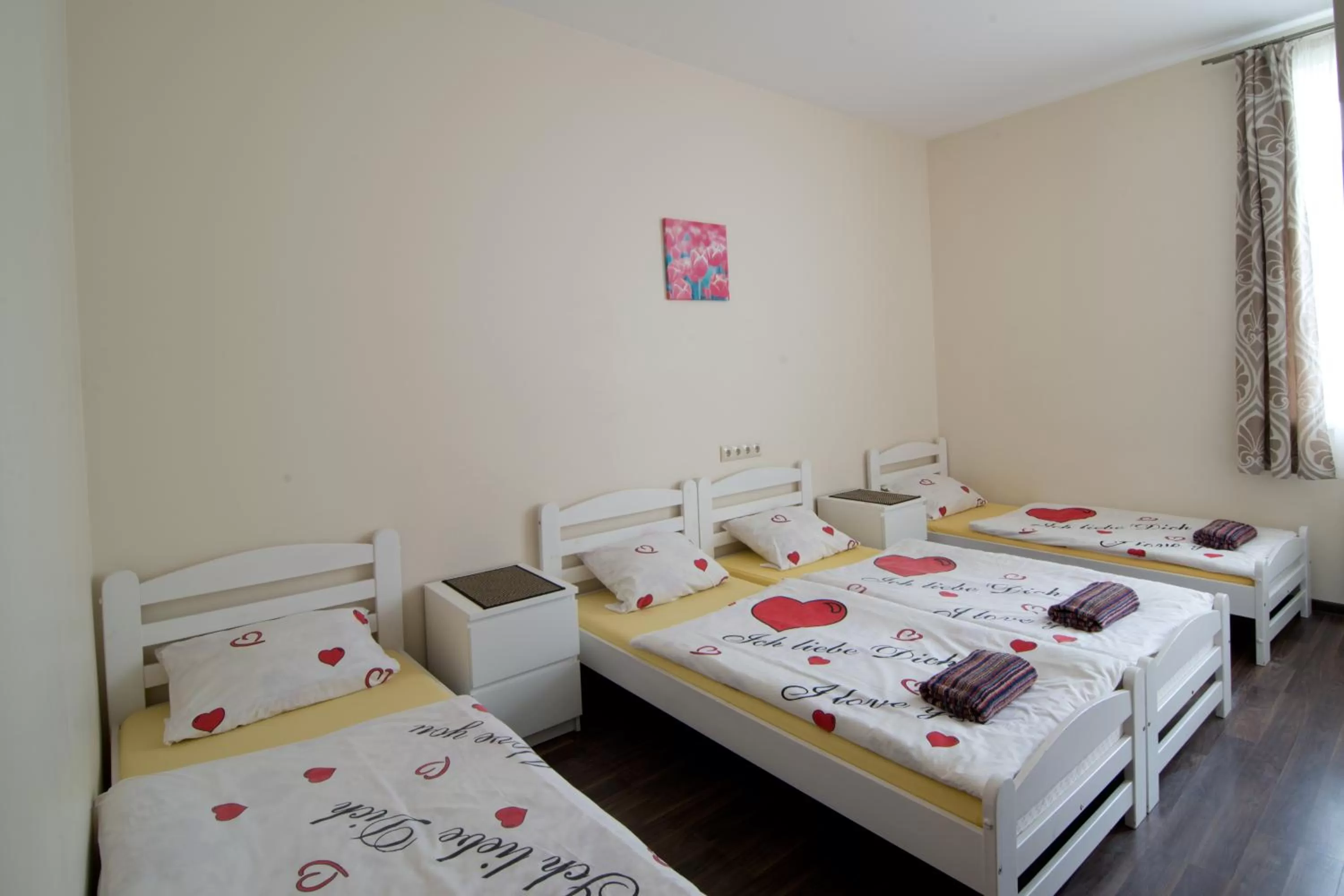 Shower, Bed in Happy Hotel