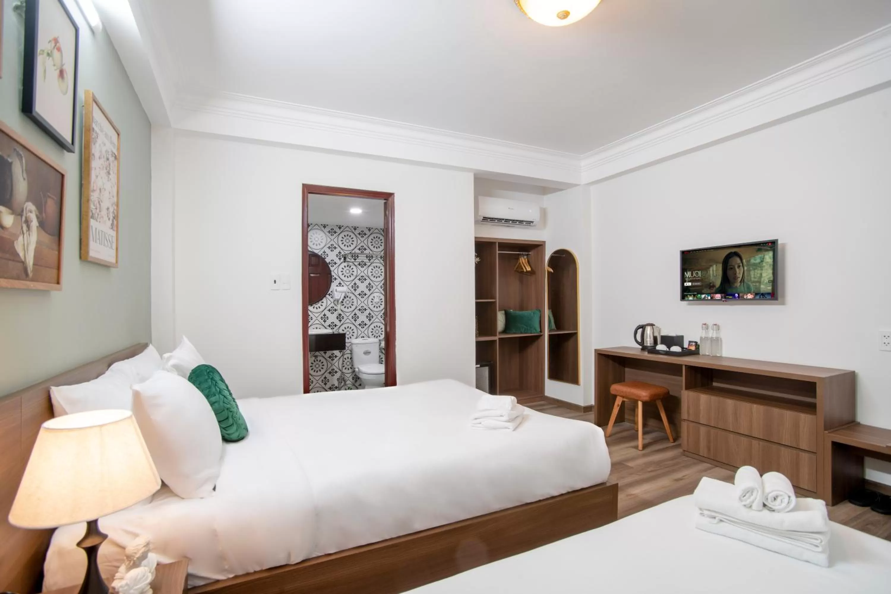 Bed in SAZI BEN THANH Hotel HCM