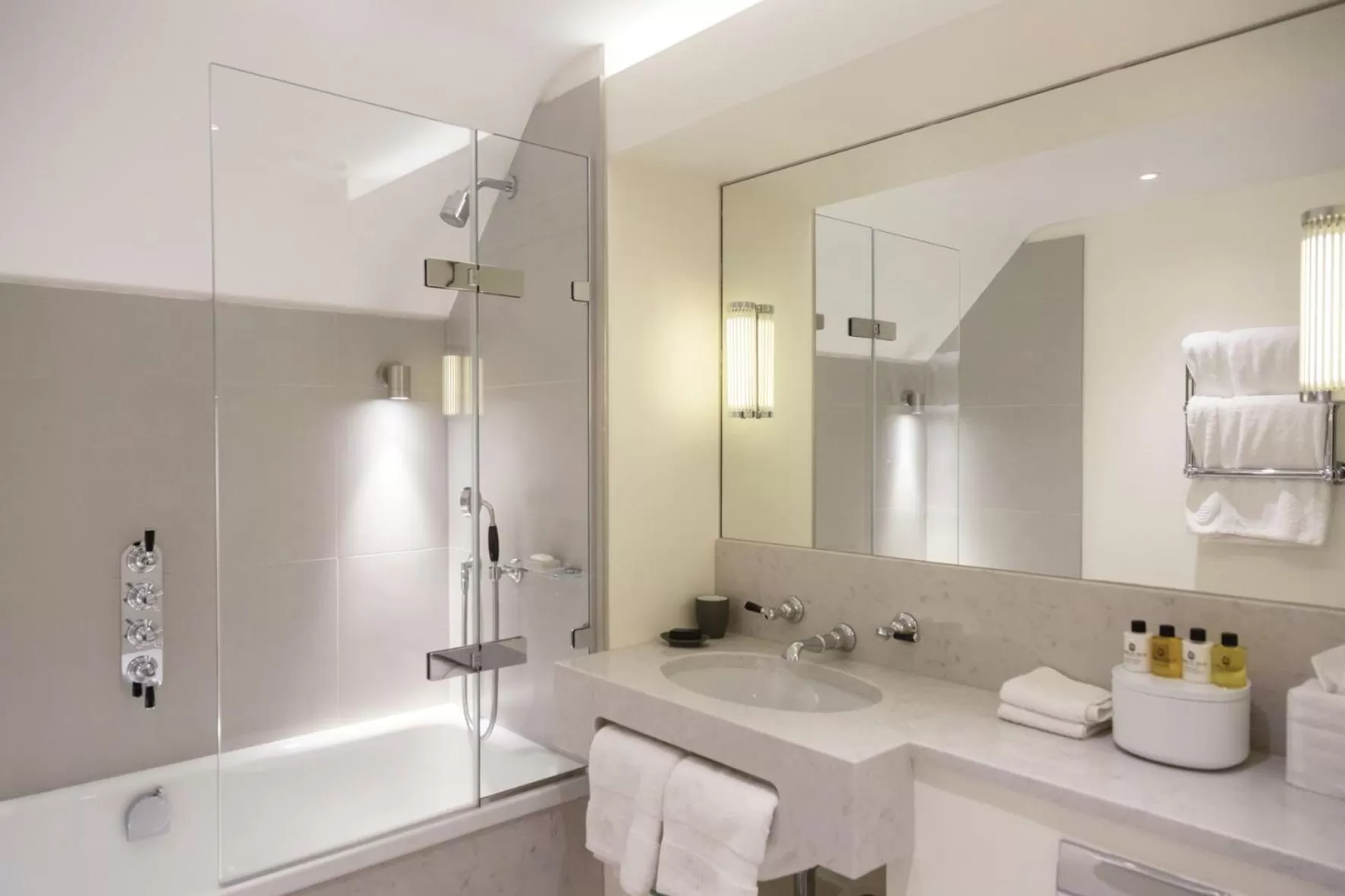 Bathroom in Old Parsonage Hotel