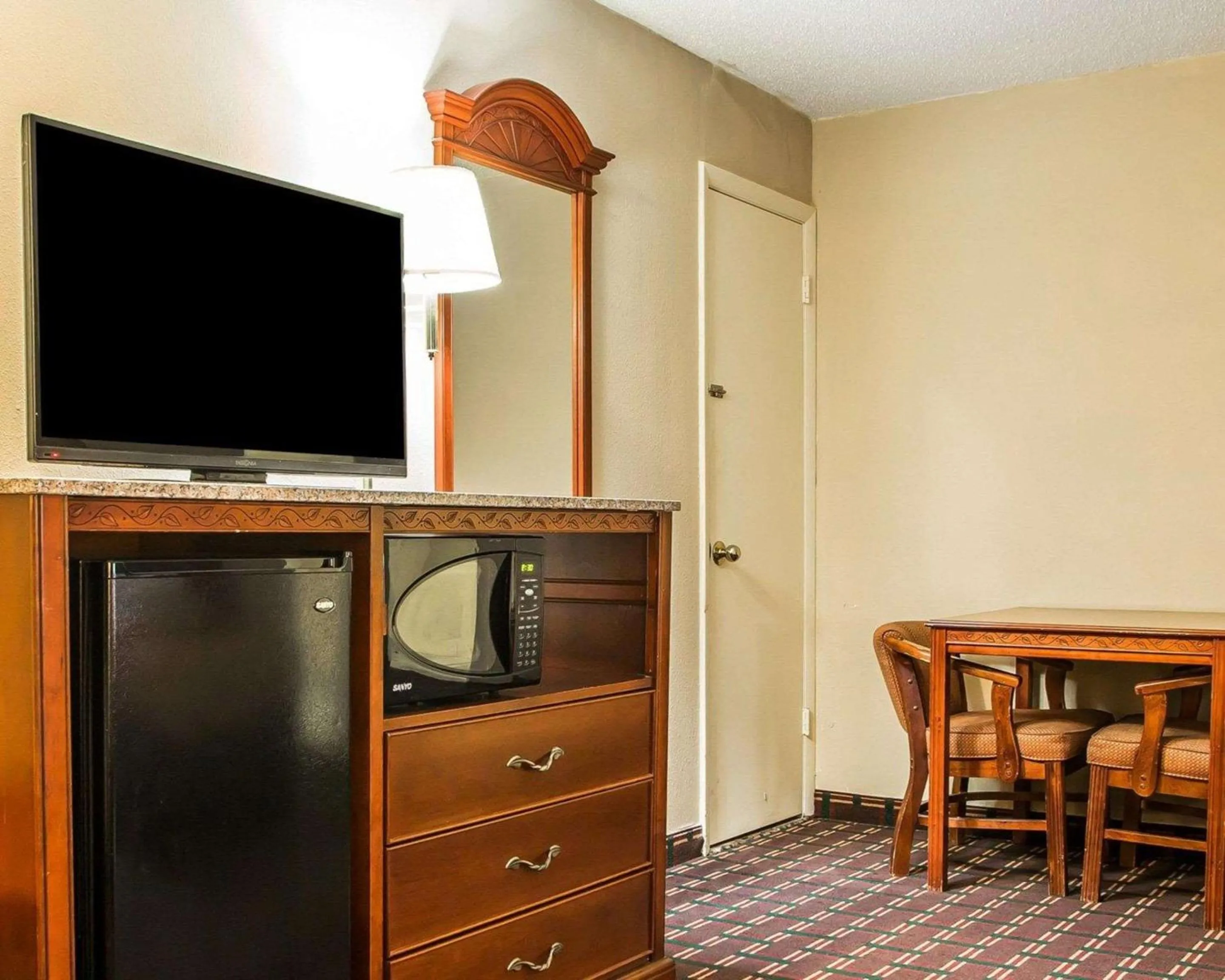 Photo of the whole room in Rodeway Inn Montpelier