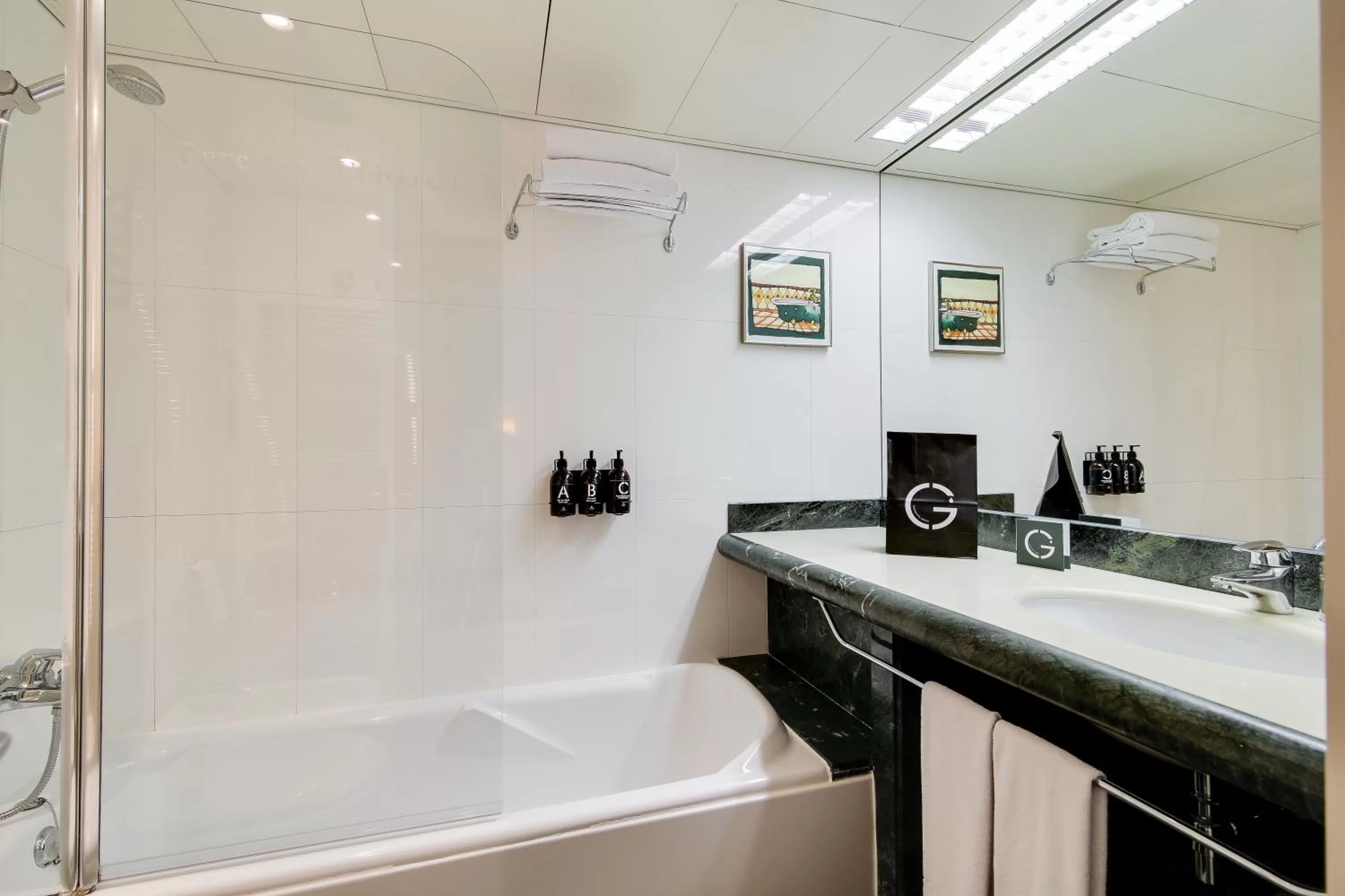 Bathroom in Hotel Barcelona Universal