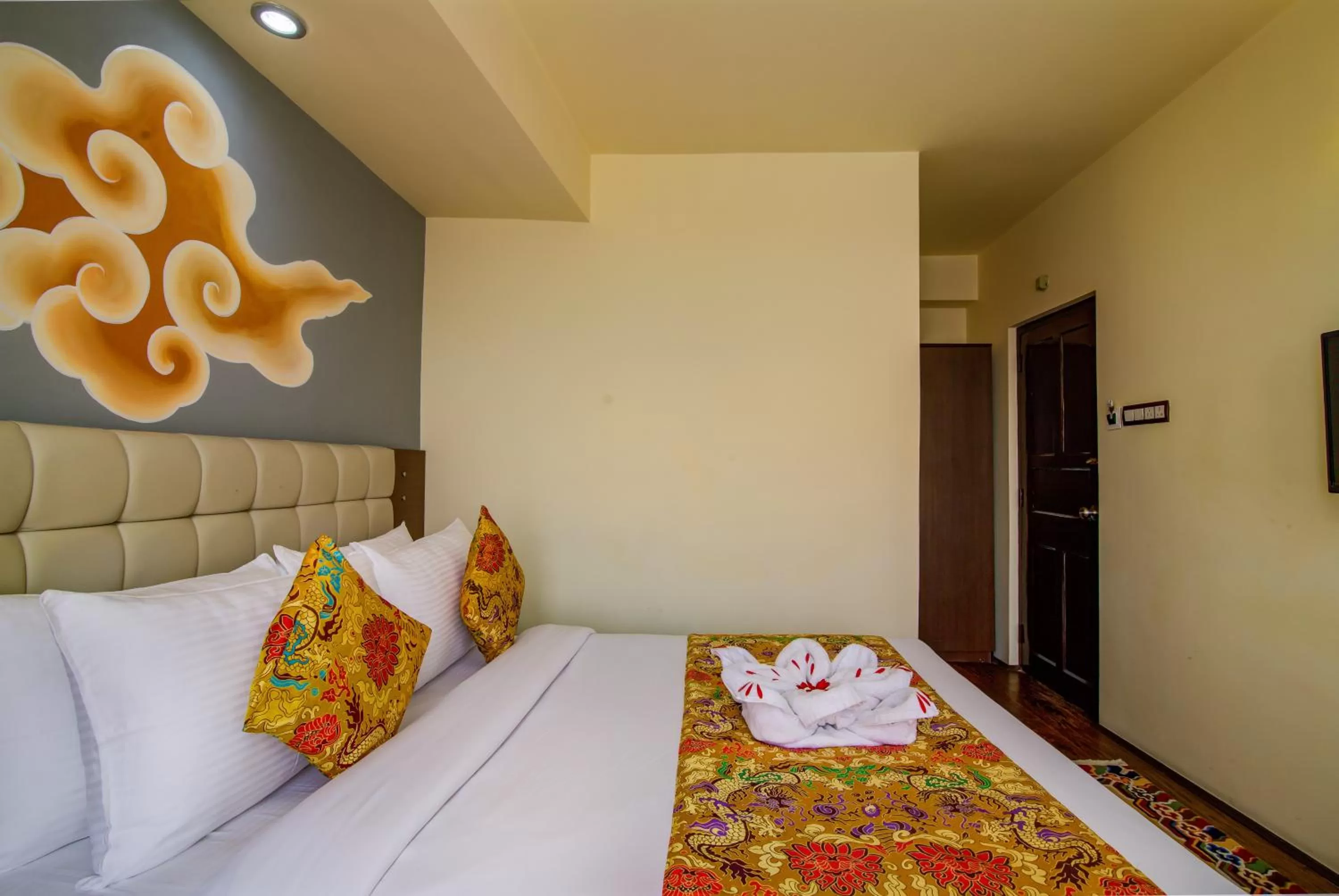 Bedroom, Bed in Muscatel Grand Silkroute - 300 Mts from MG Marg