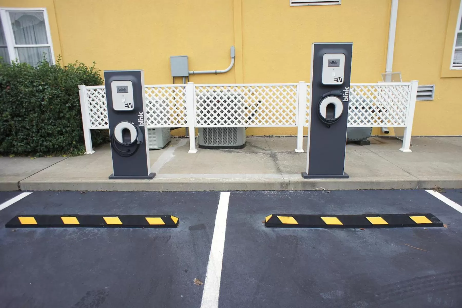 Garden view in La Quinta by Wyndham Lebanon