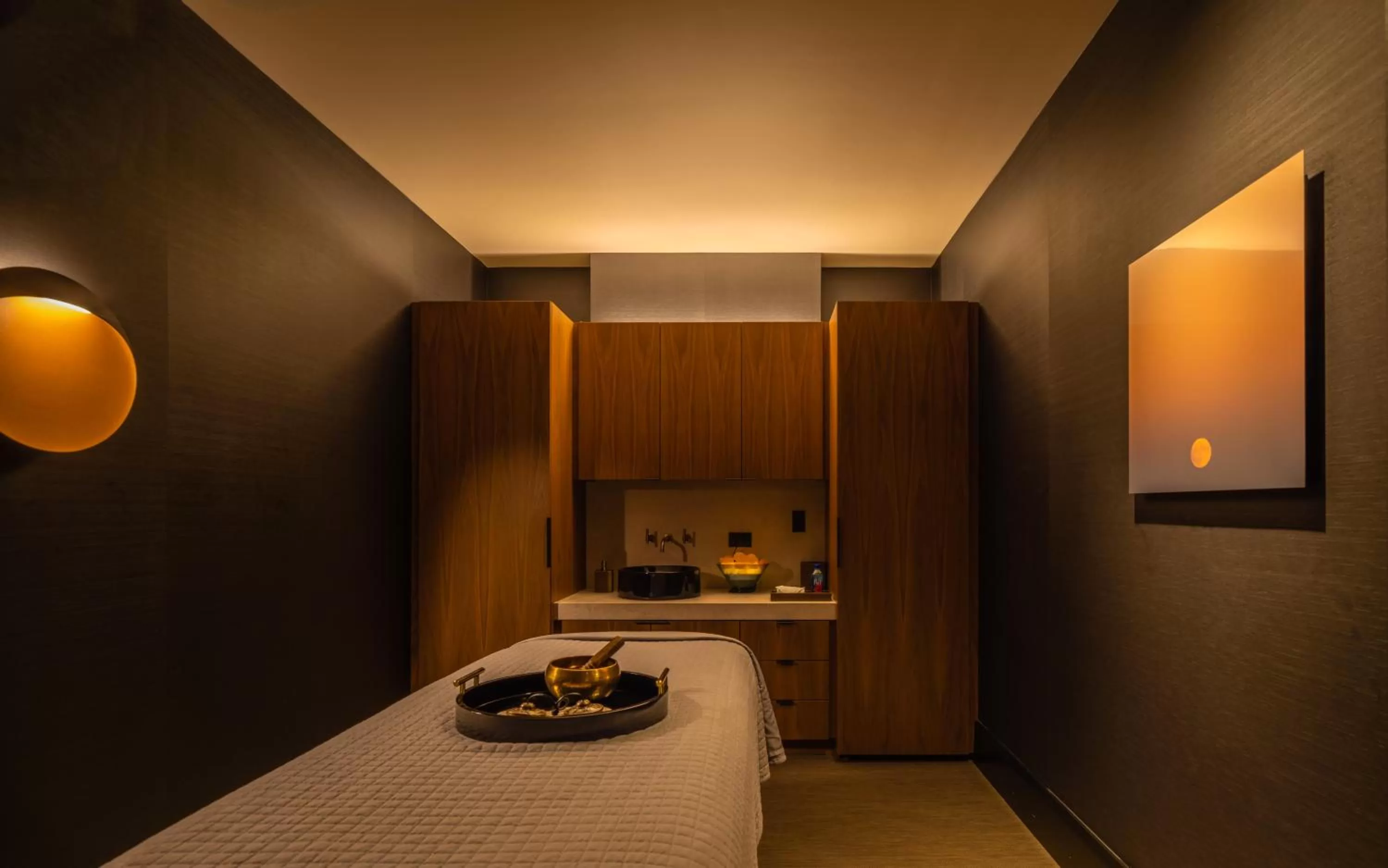 Massage, Bed in Omni Boston Hotel at the Seaport