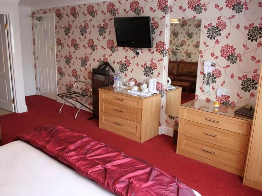 Bedroom, Bed in Merton House